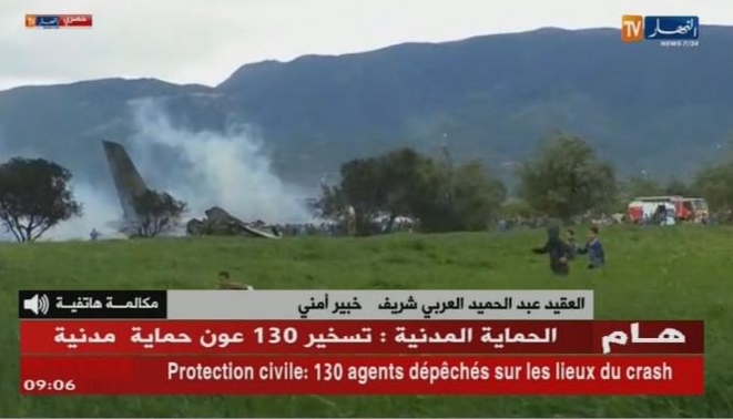 Legalább 100-an meghaltak, miután egy katonai gép a földbe csapódott Algériában
