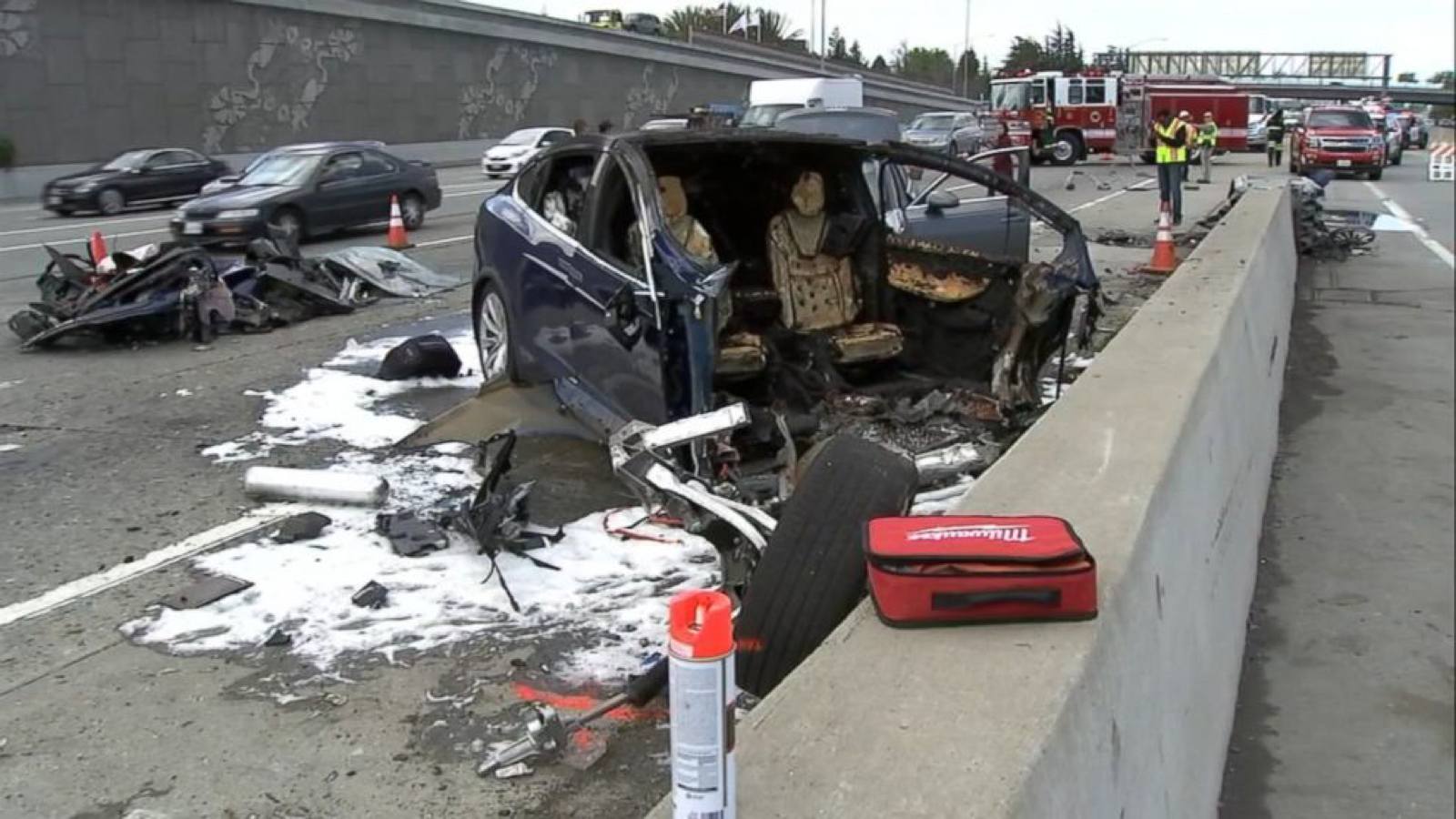 A sofőrt hibáztatja a Tesla az önvezető autó halálos balesetéért