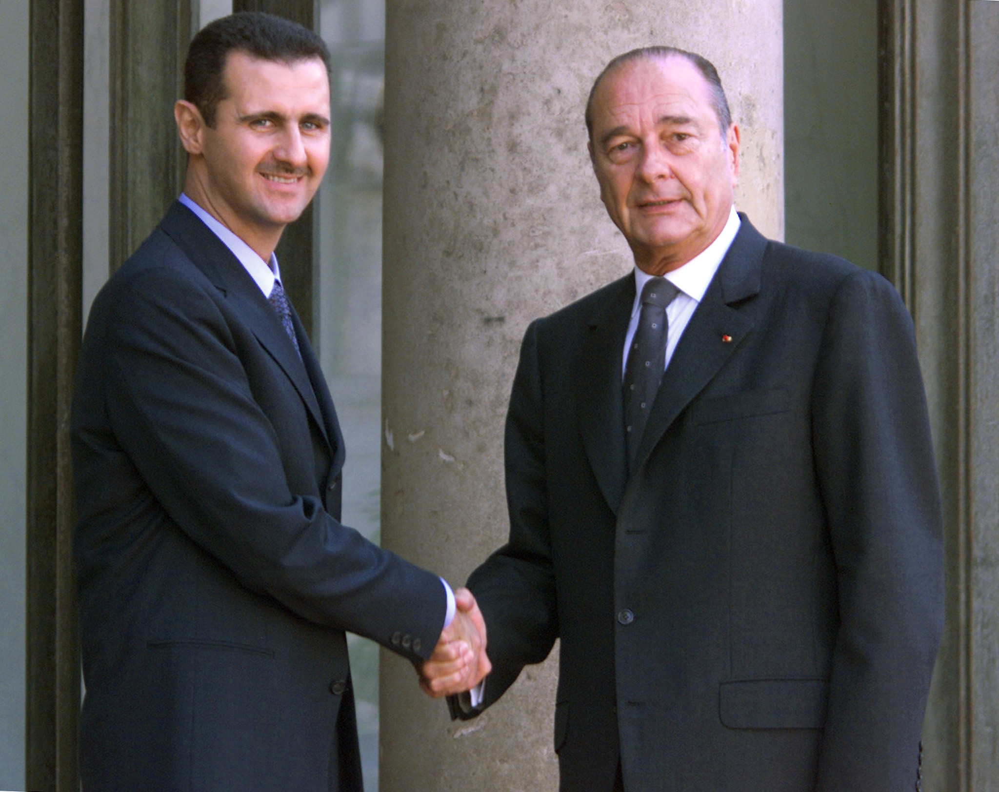 Franciaország visszaveszi a Becsületrendet a szír diktátortól
