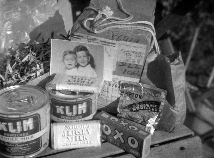 Élelmiszer-segélycsomag 1945-ből