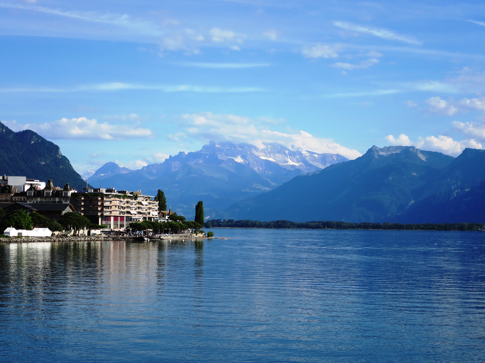 Veszélyes mennyiségű brómot, kadmiumot, higanyt és ólmot mutattak ki a Genfi-tóból származó műanyaghulladékban