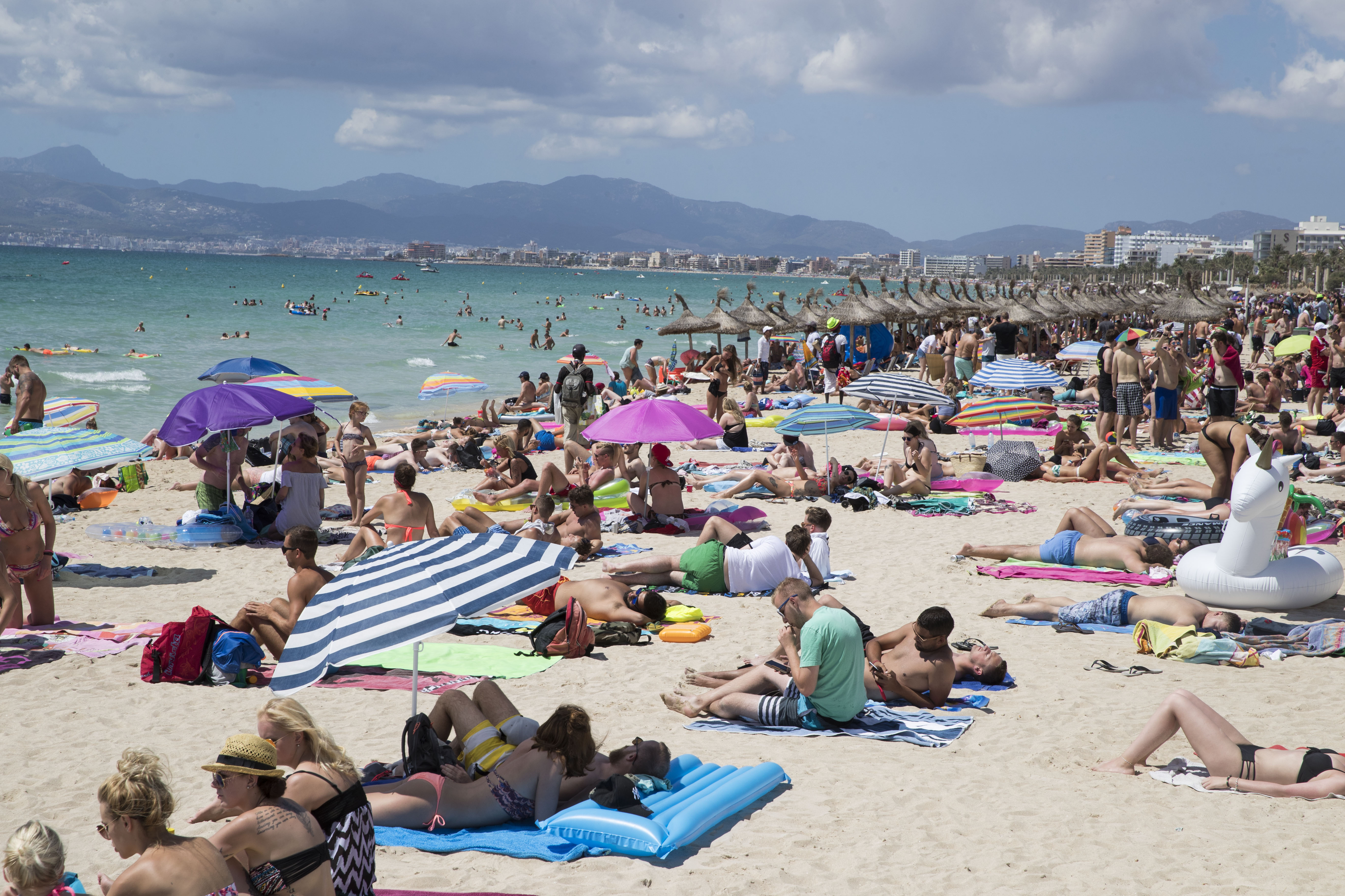 Tízezer német turistával tesztelik a spanyol határnyitást