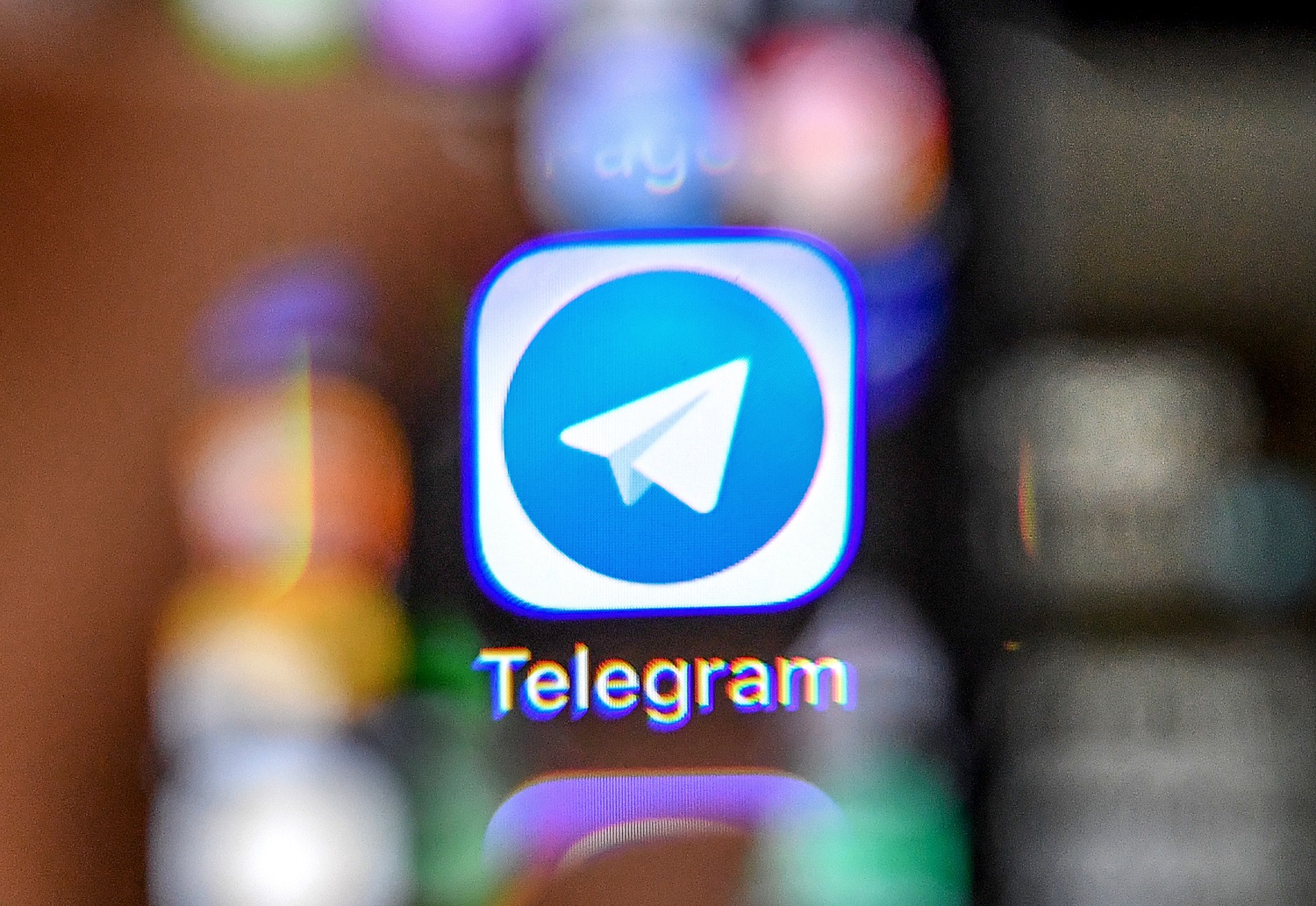 Oroszország után Irán is lecsapott a Telegramra