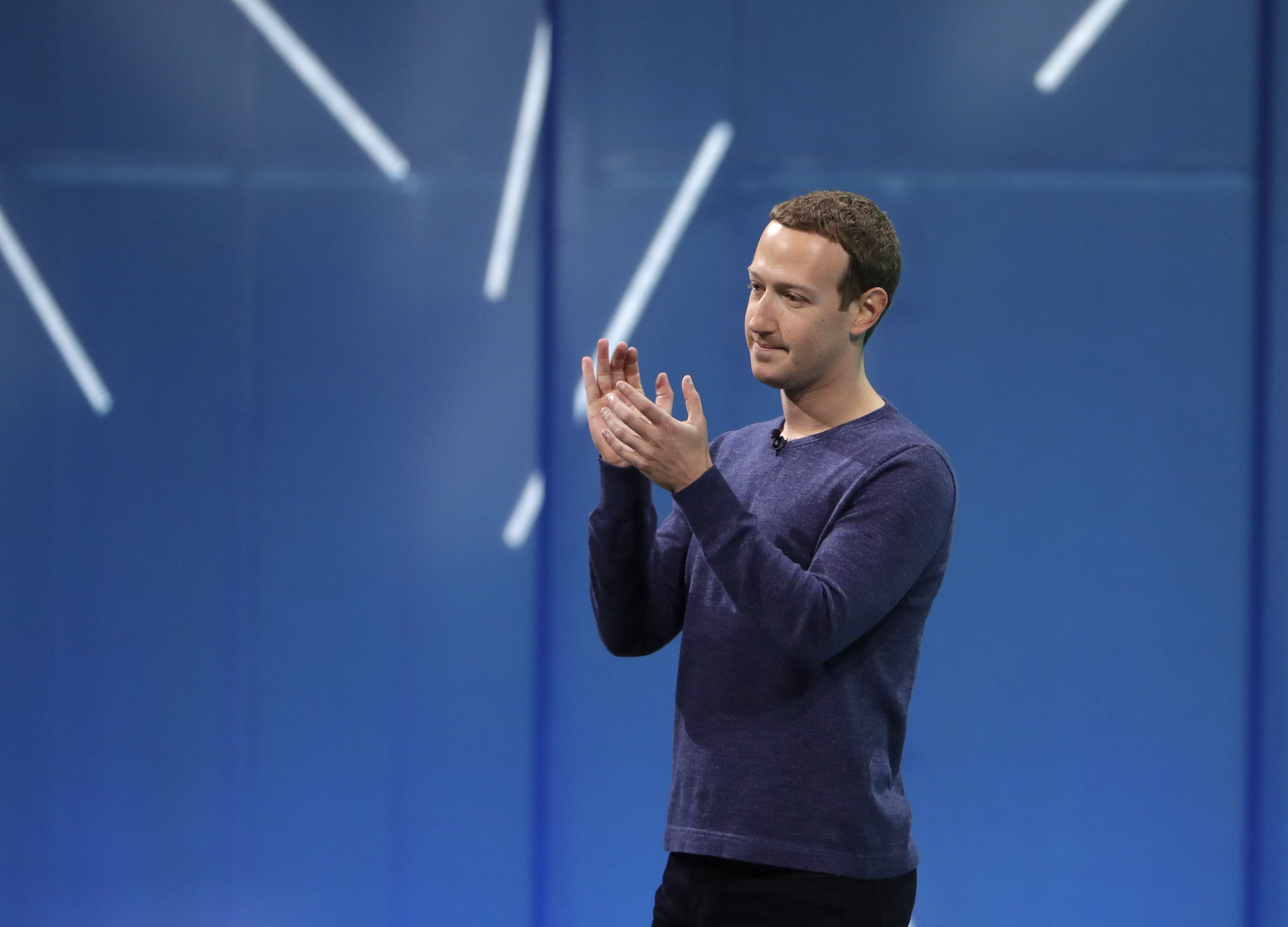 Zuckerberg szerint van helye a holokauszttagadásnak a Facebookon