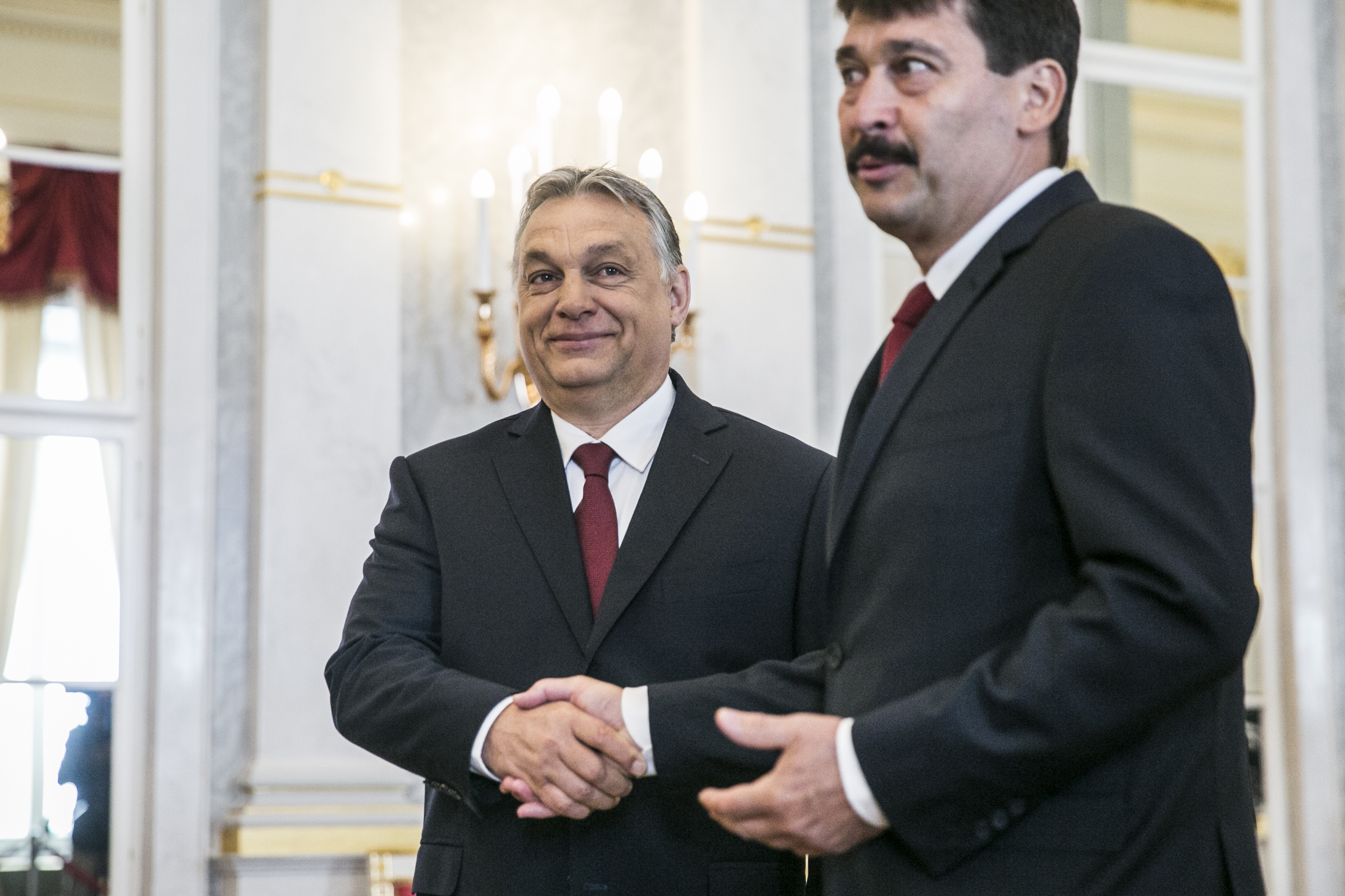 Áder felkérte Orbánt miniszterelnöknek