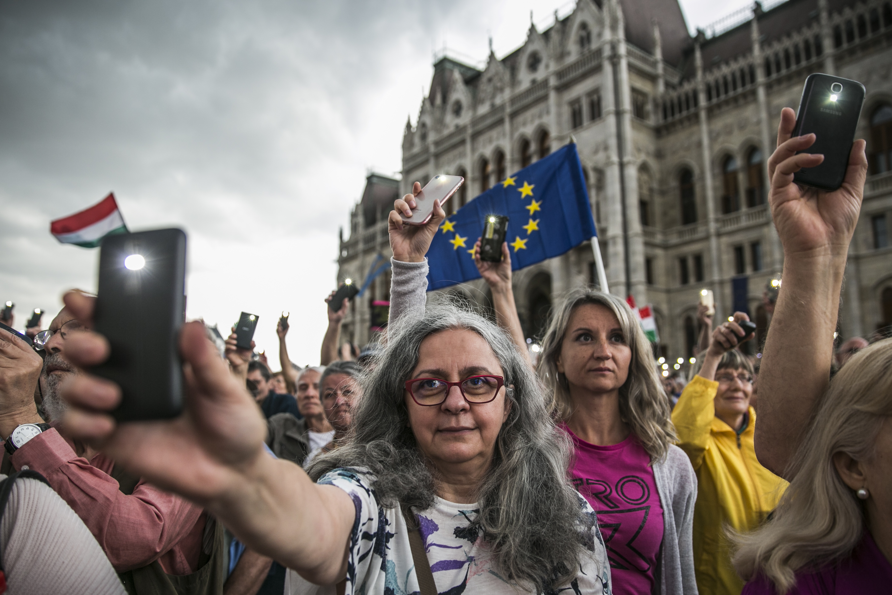 A magyarok szerint a korrupció nagyobb probléma mint a migráció