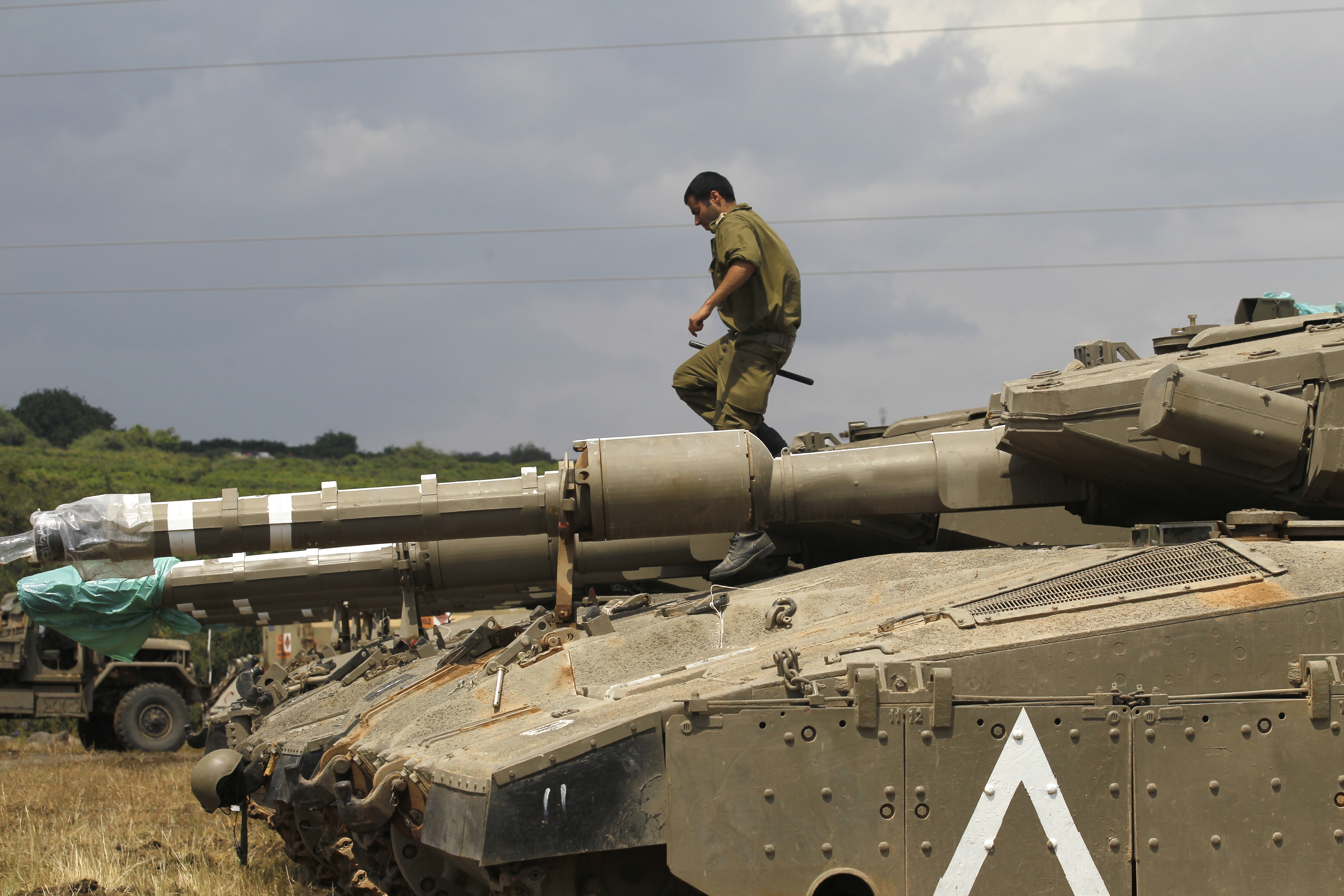 Izrael szerint iráni katonák lőtték rakétákkal a Golant
