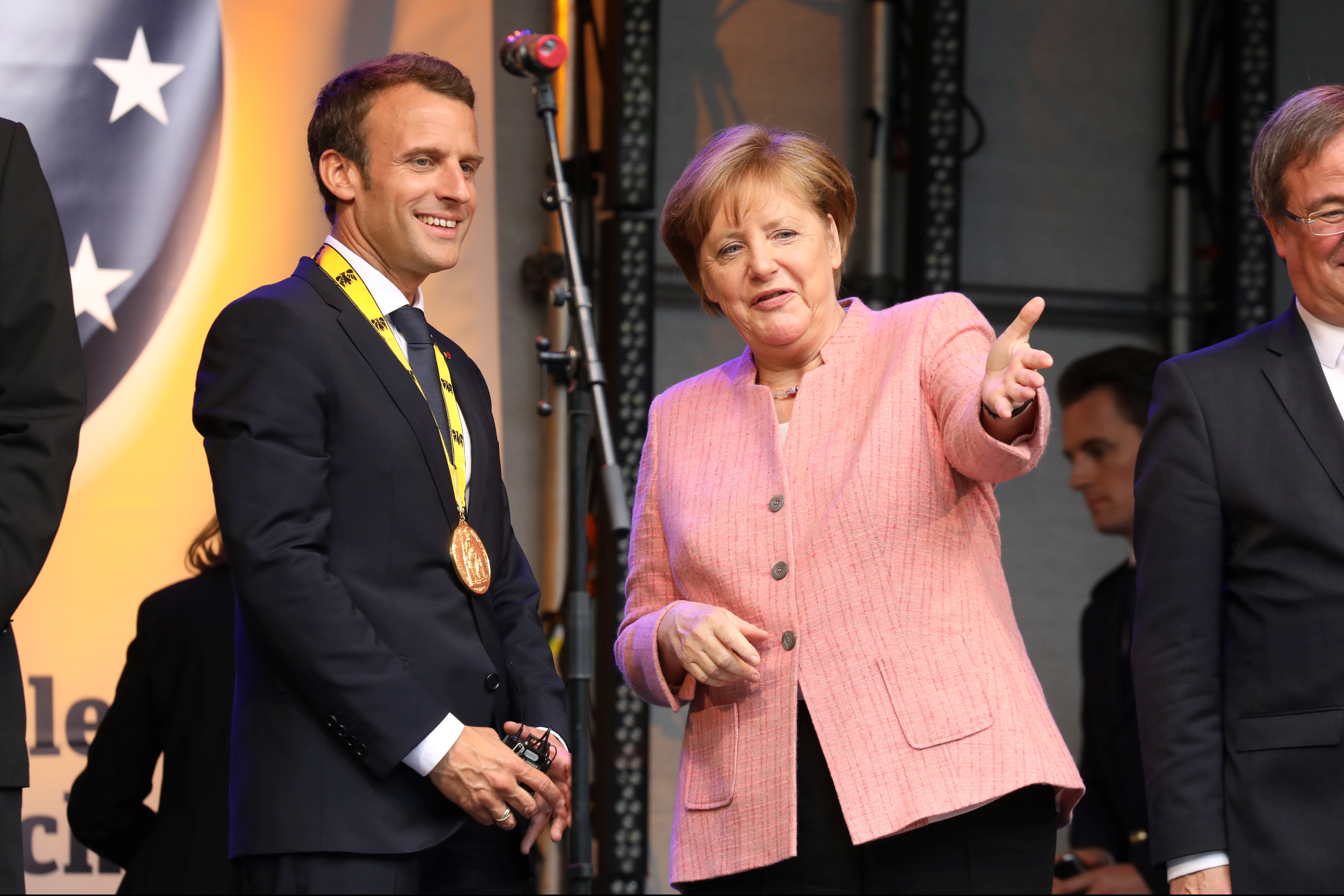 Macron: Európában ma nacionalisták állnak szemben az integrációval