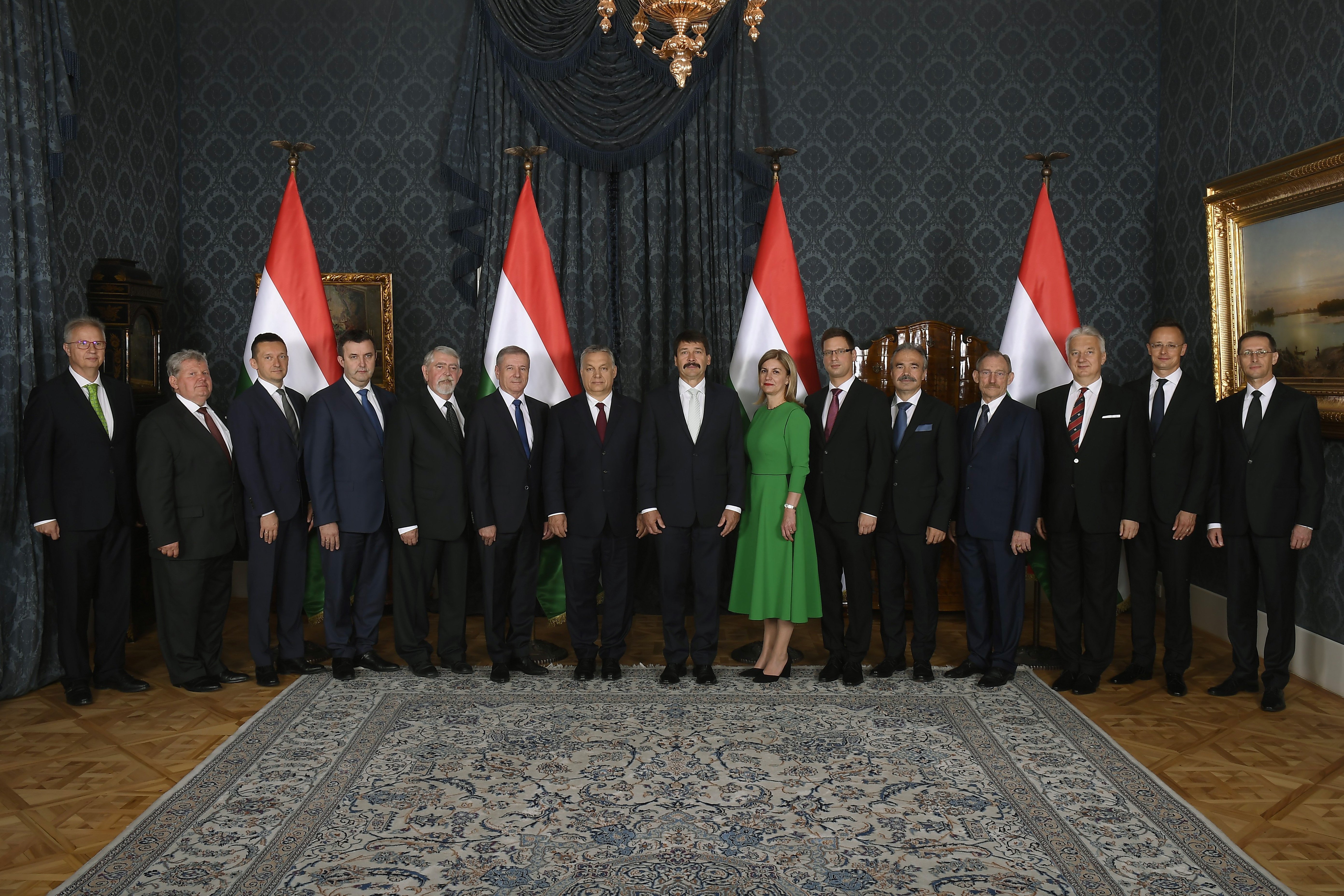 A negyedik Orbán-kormány a Sándor-palotában tartott kinevezési ünnepségen 2018. május 18-án.
