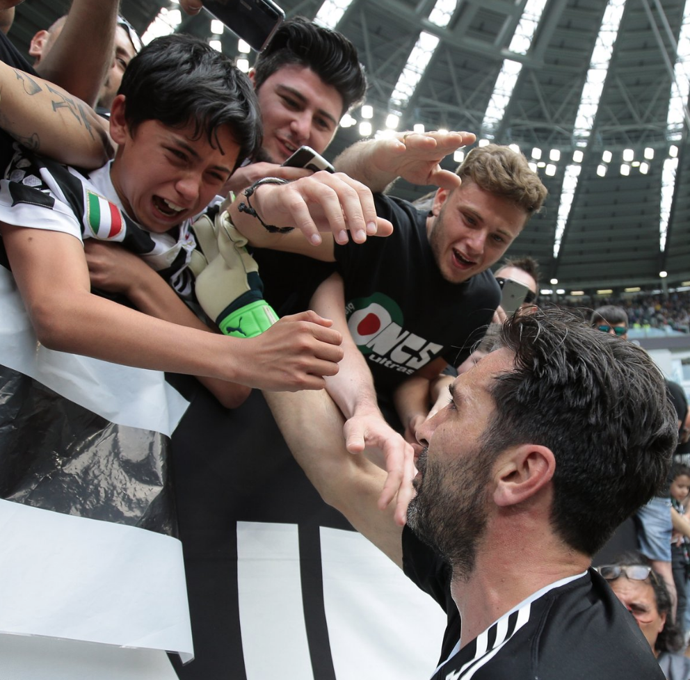 Zokogva búcsúzik minden idők legjobb kapusától a Juventus