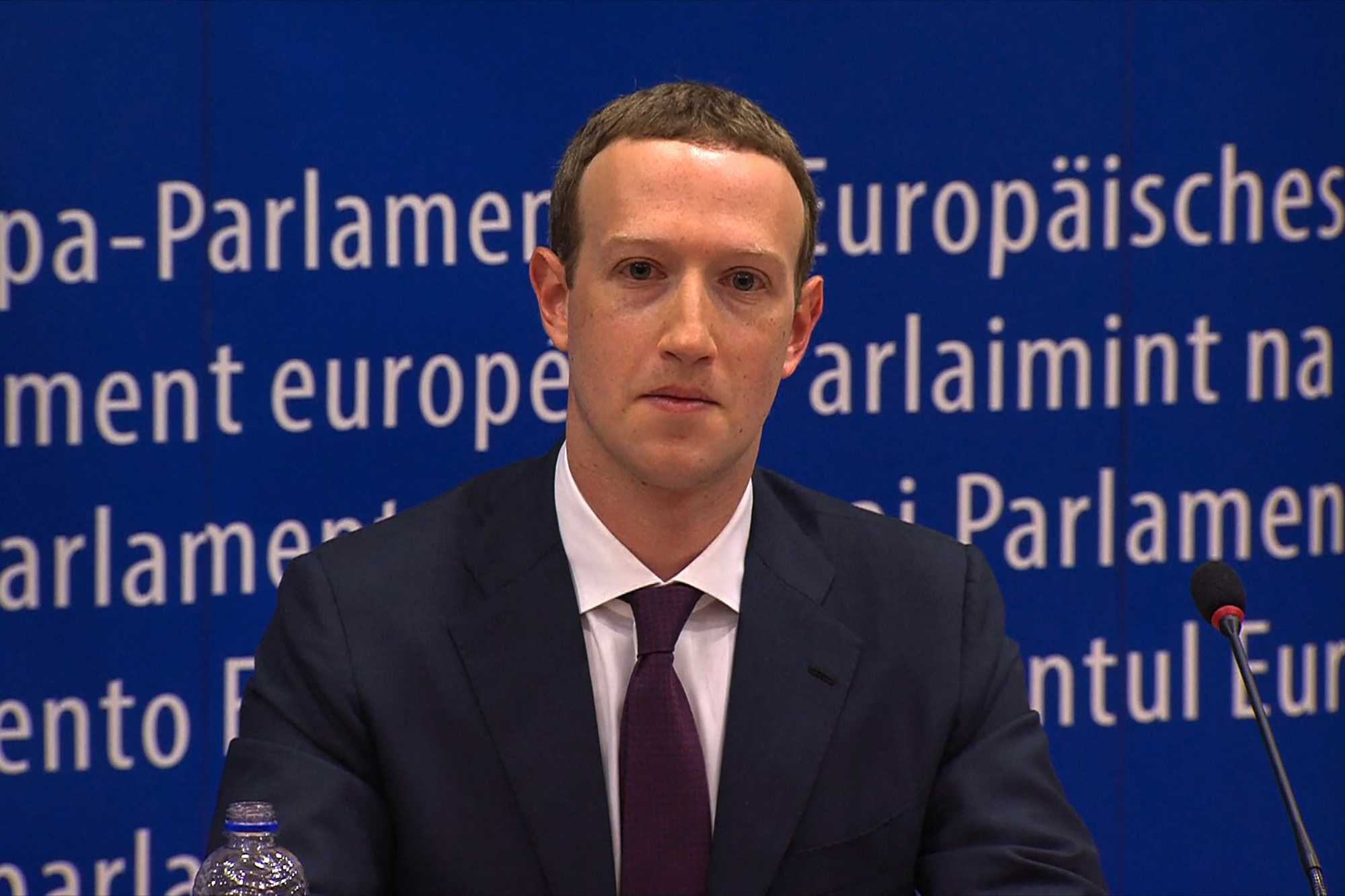 Zuckerberg Kit r V laszokkal D h tette Fel Az Eur pai Parlament 