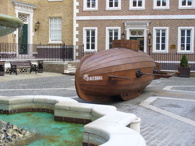 Drebbel tojás alakú ős-tengeralattjárójának hű másolata Londonban, Richmondban