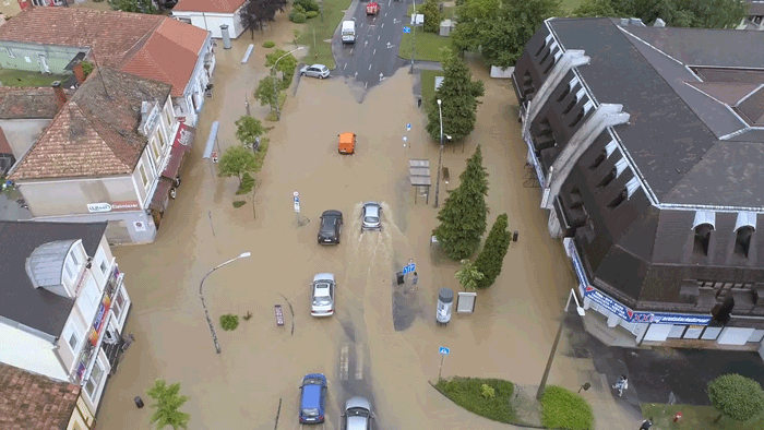 Utcákat és házakat öntött el az eső Keszthelyen