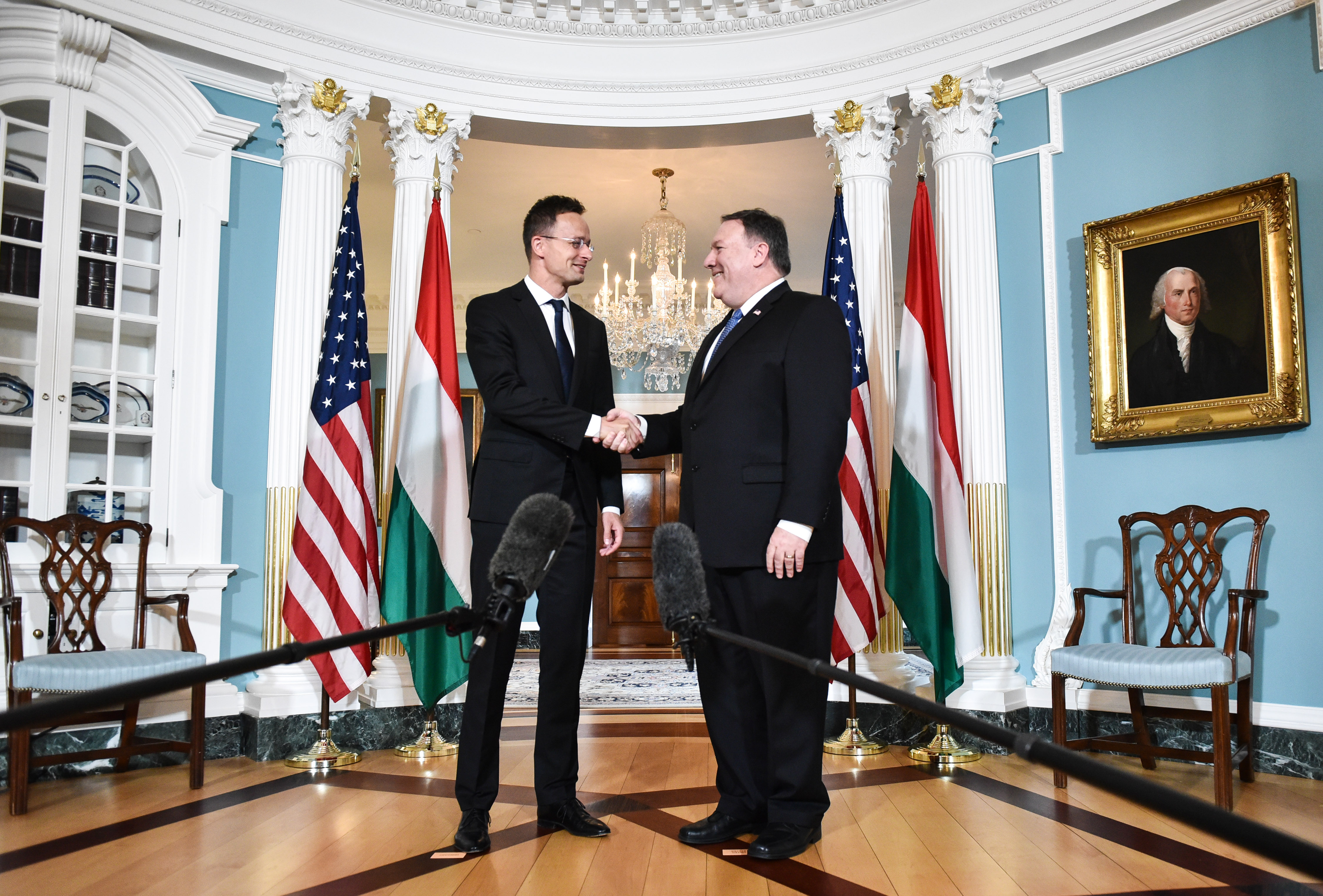Magyarországnak ígért milliárdos fejlesztést is érint Trump mexikói határfala