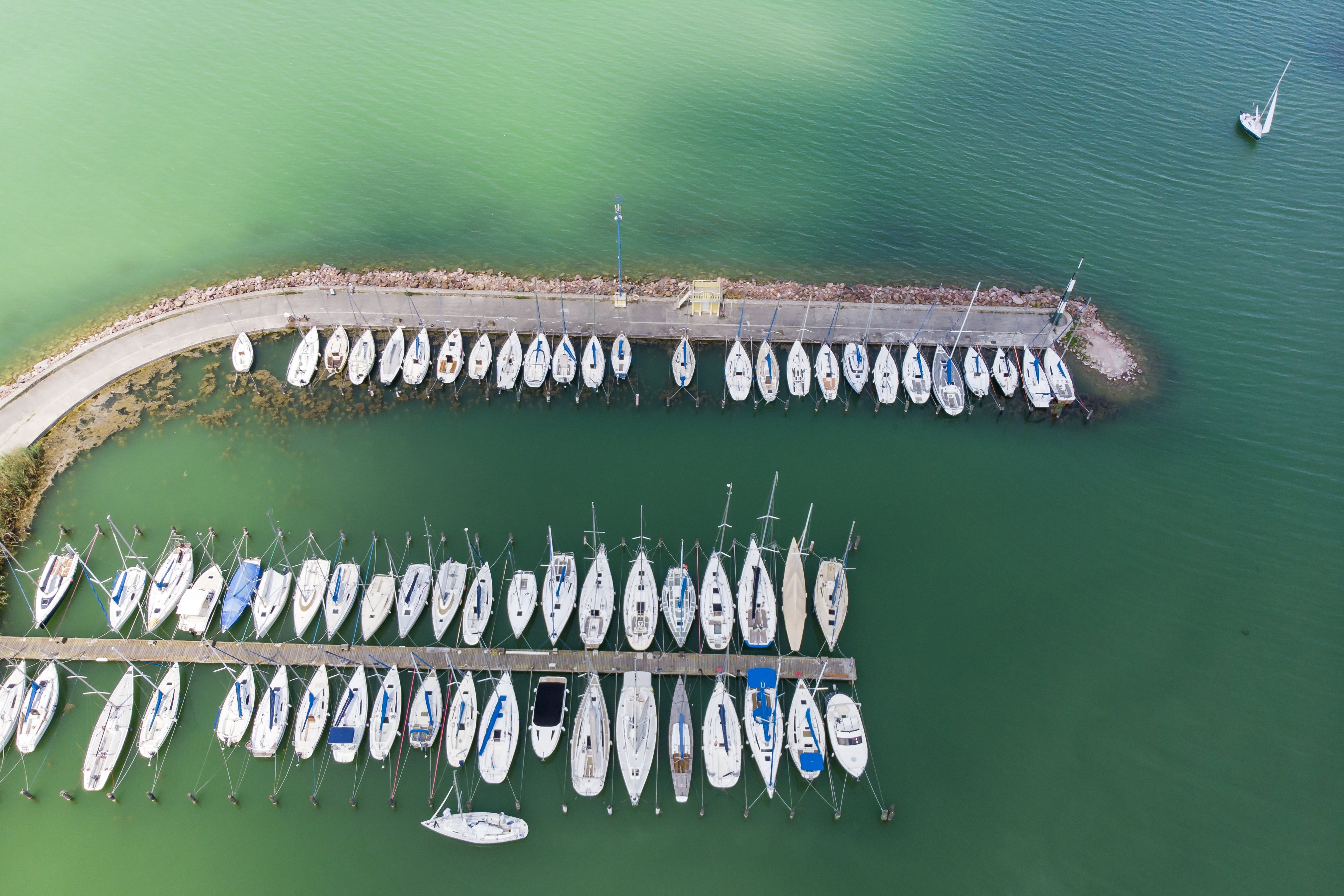 Mégsem lehet vitorláskikötő a balatonföldvári strandon