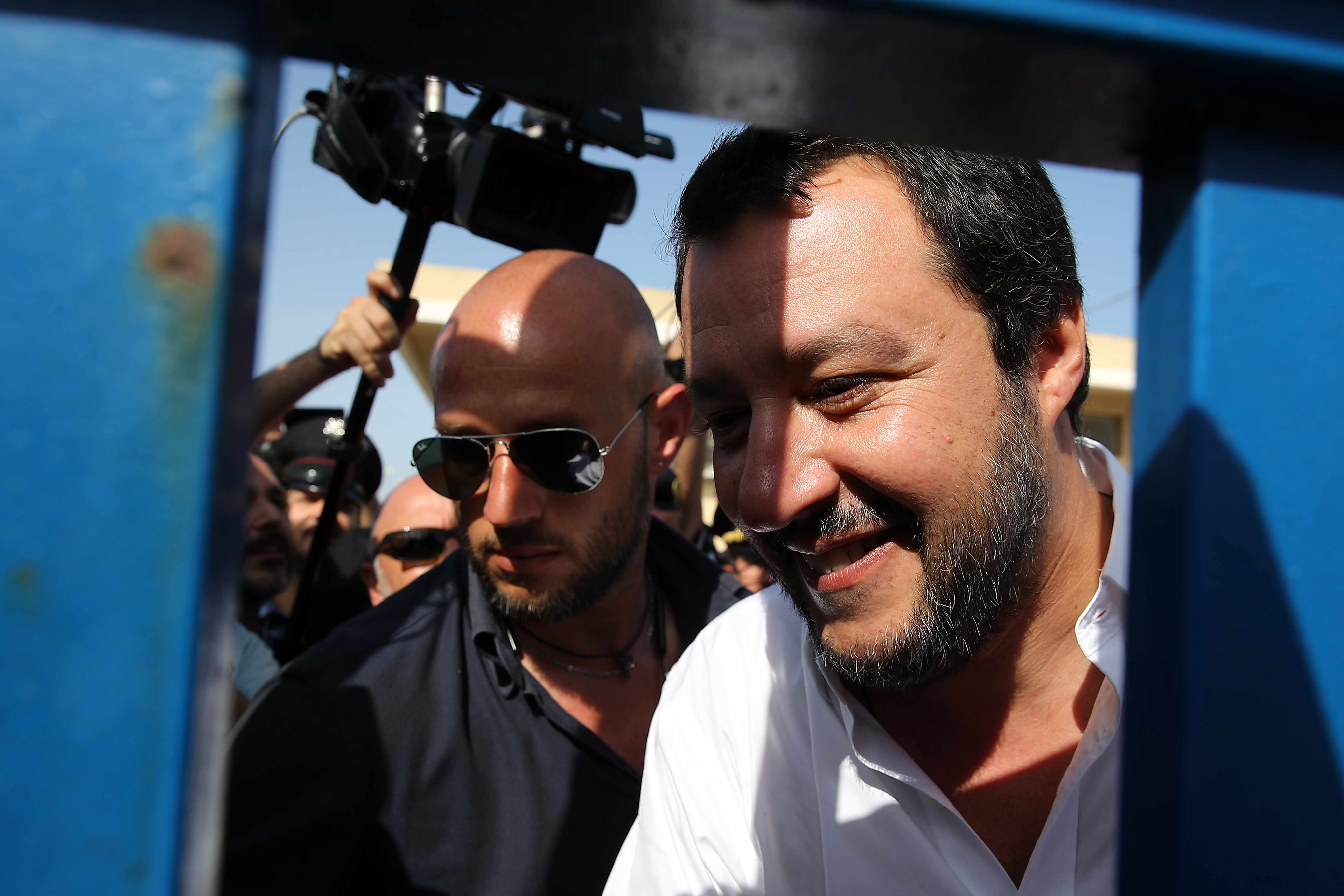 Bevetette magát az új olasz belügyminiszter: Szicília nem lehet Európa menekülttábora, lehet csomagolni
