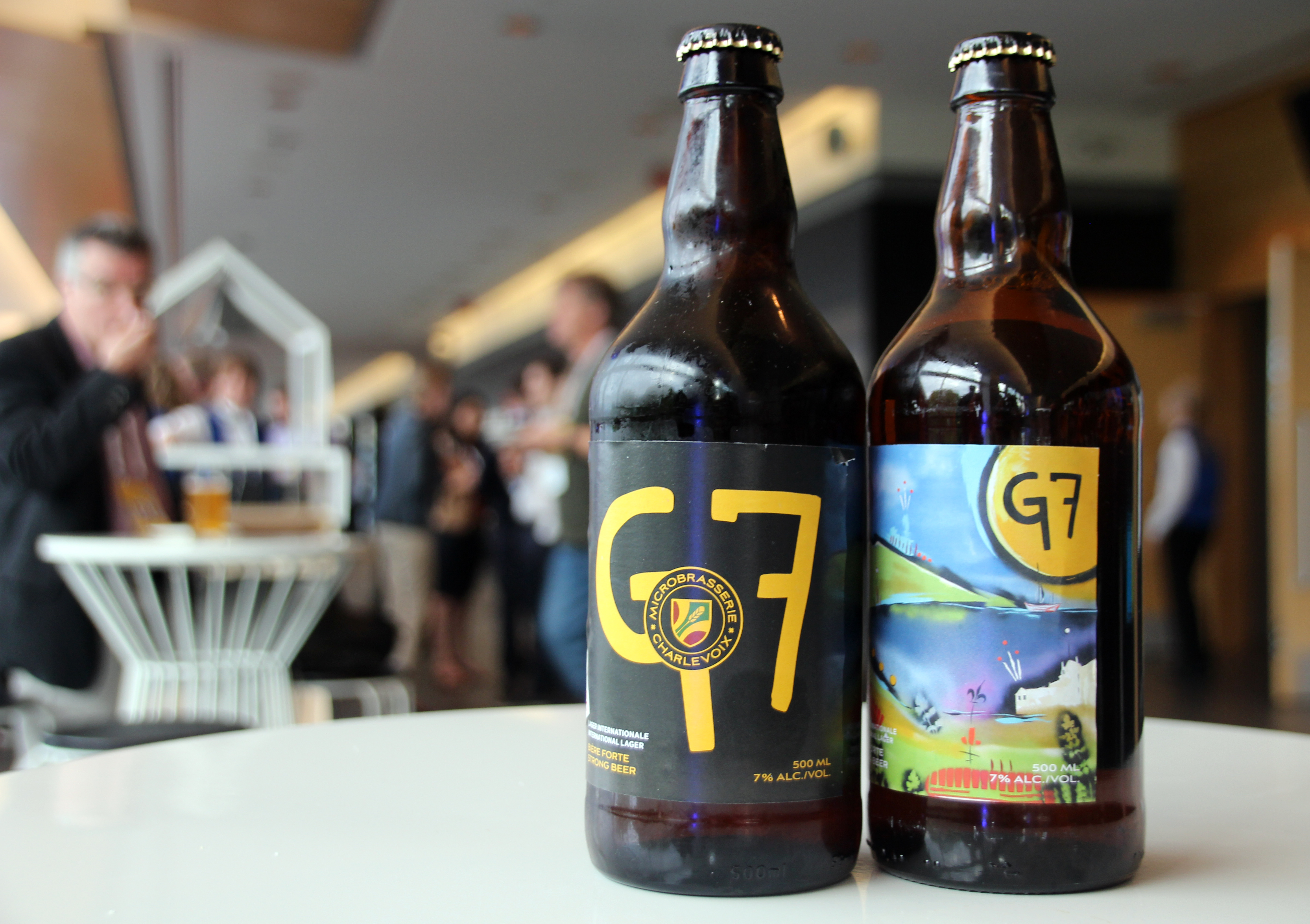 Egy kis sörfőzde 7 százalékos alkoholtartalmú G7 sörrel látta el a résztvevőket, hozzávalókat állítólag az összes G7-tagállamból szállítottak, tehát Kanadából, az Egyesült Államokból, Németországból, Japánból, Olaszországból, az Egyesült Királyságból és Franciaországból is