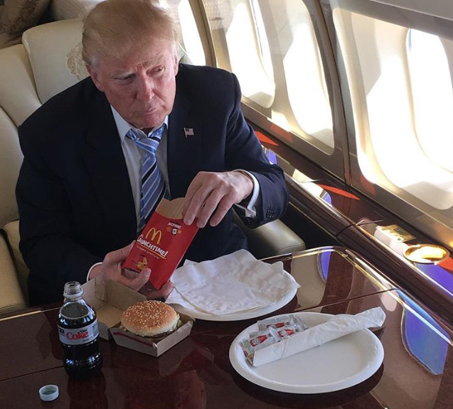 Trump végül nem hamburgerezett Kimmel