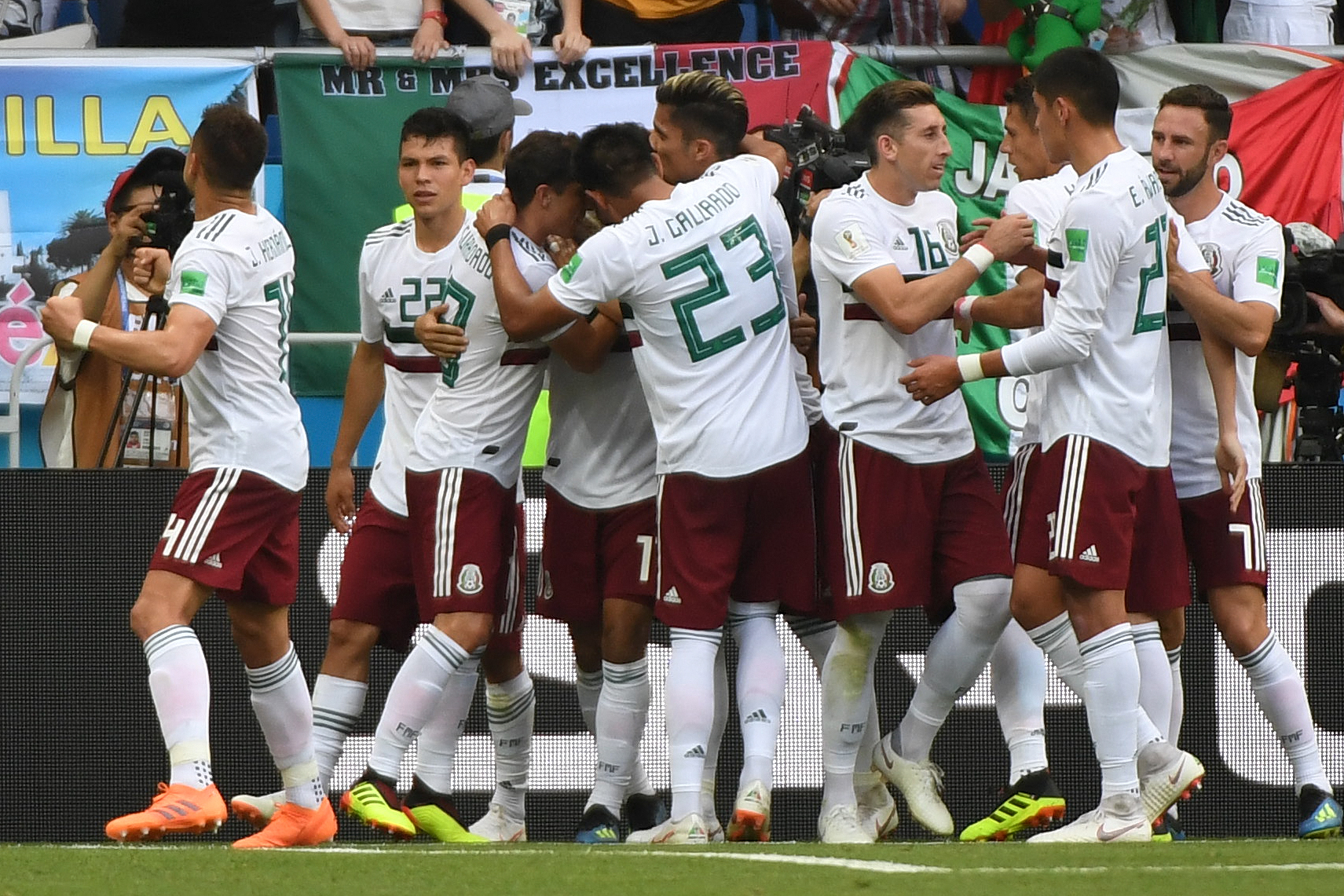 A félidőben 1-0-ra vezetnek a németverő mexikóiak Dél-Korea ellen