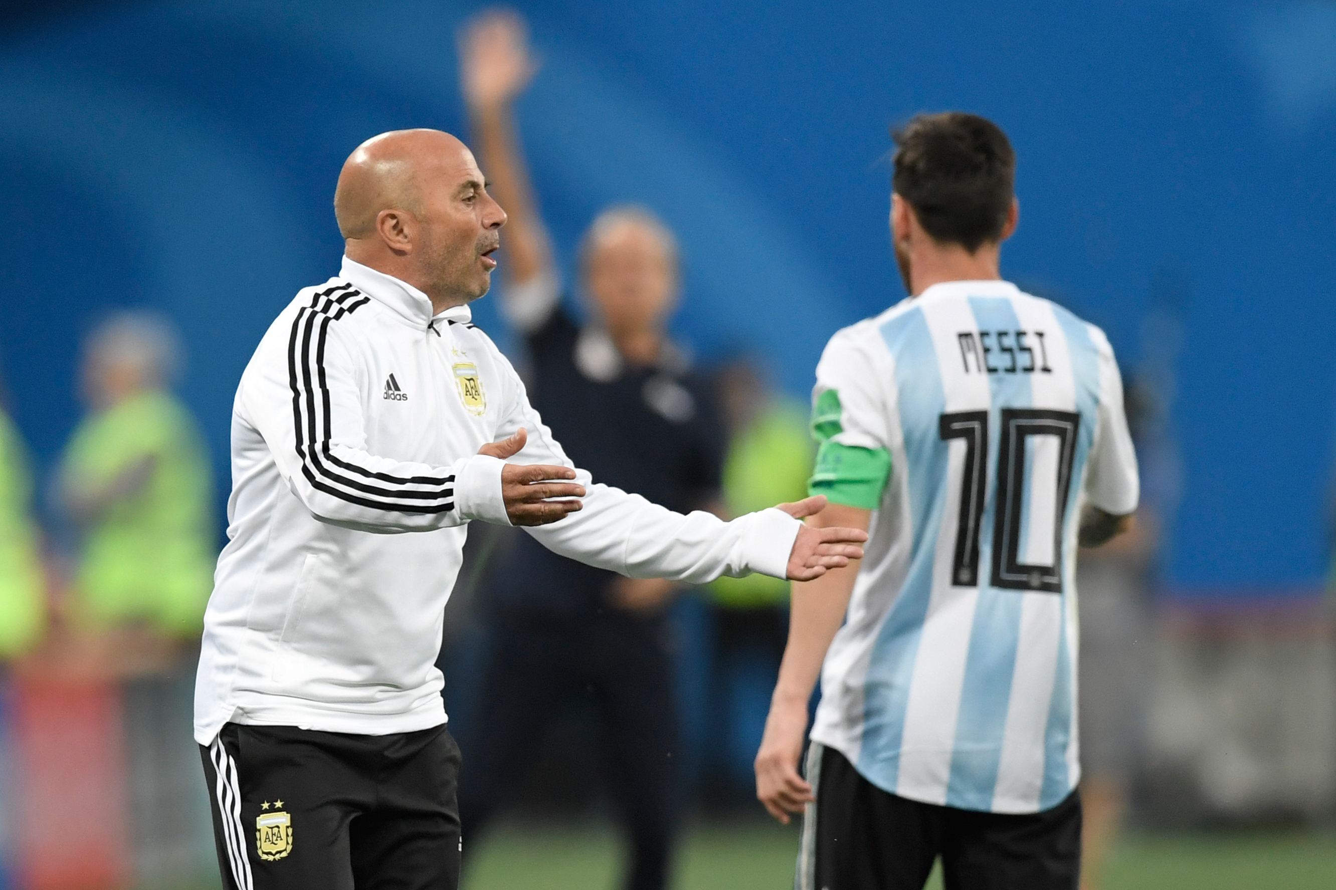 Az argentin edző, aki ellen fellázadt a válogatott, Messitől kérdezte, hogy becserélje-e Agüerót