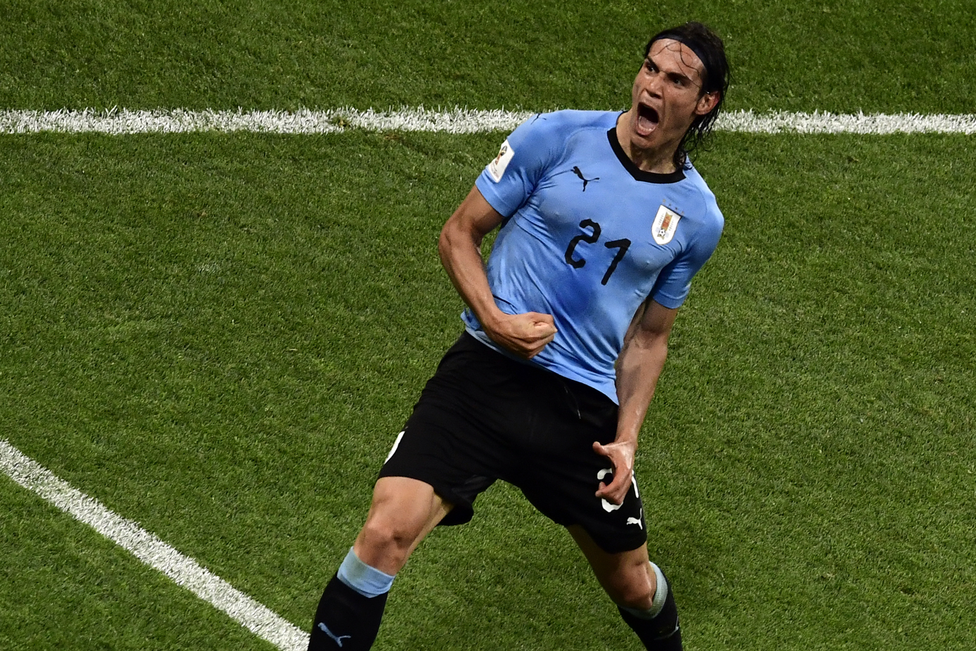 Cavani két csodálatos góljával Uruguay kiütötte a nagyot küzdő portugálokat