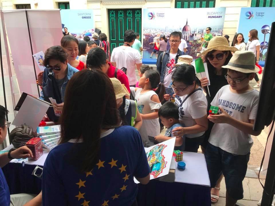 Vietnamban is reklámozzák az új magyar bevándorlási bizniszt a kötvényprogram szereplői