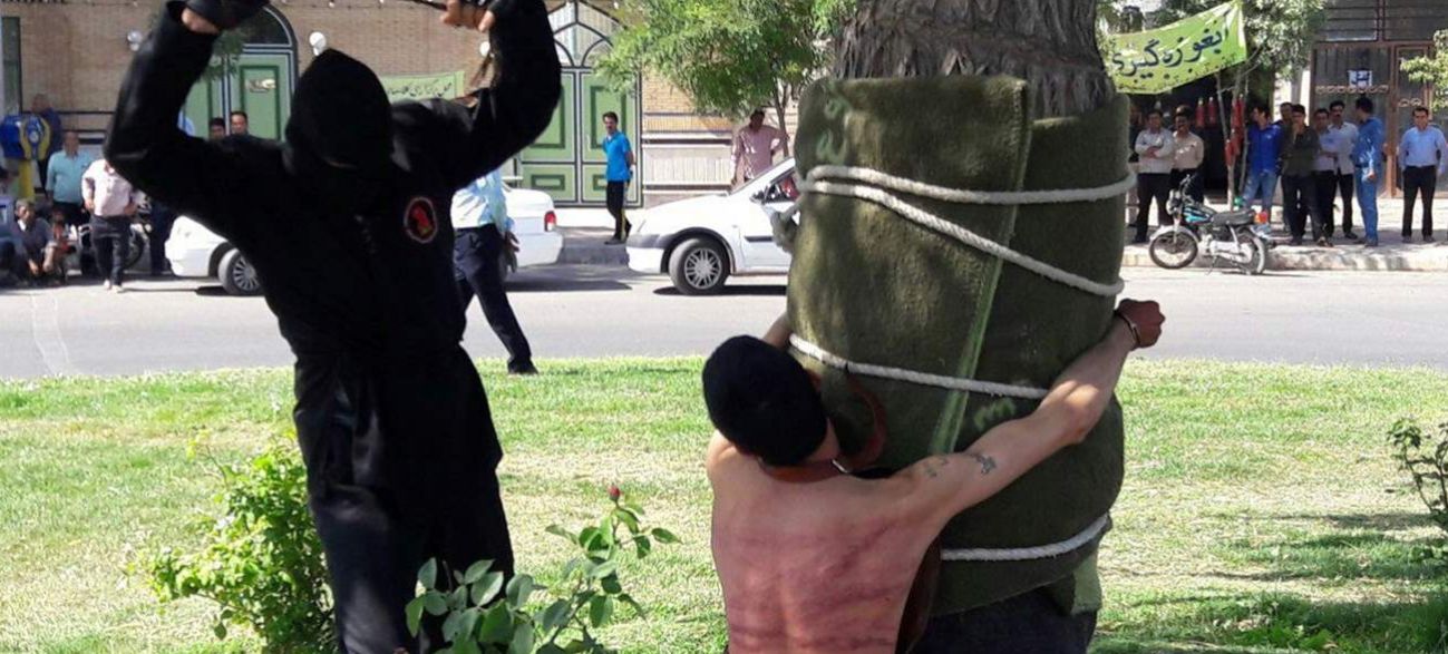 80 korbácsütést kapott egy iráni férfi, mert 11-12 évvel ezelőtt alkoholt ivott