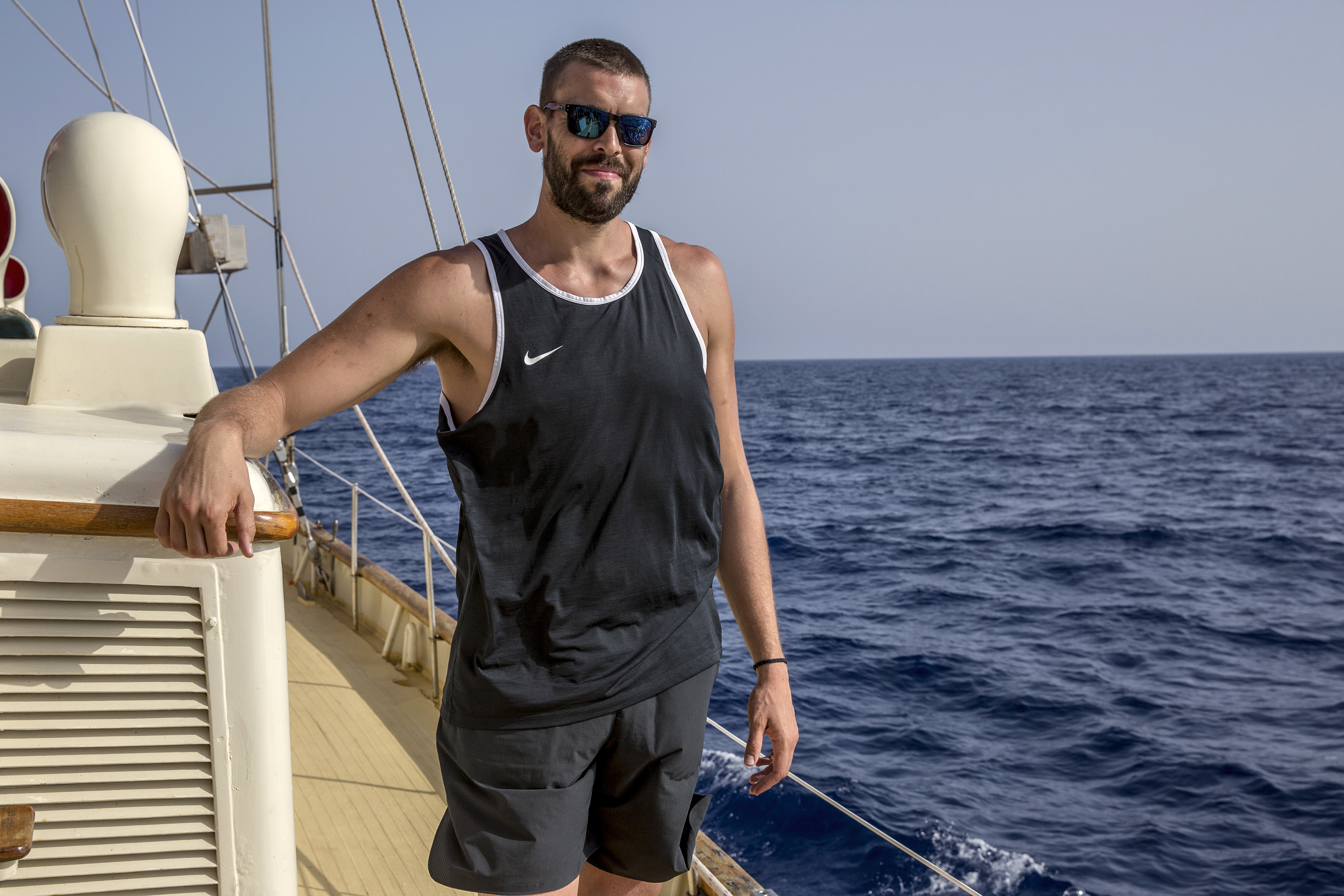 Az NBA-ben játszó katalán sztárkosaras szabadidejében menekülteket ment a Földközi-tengeren