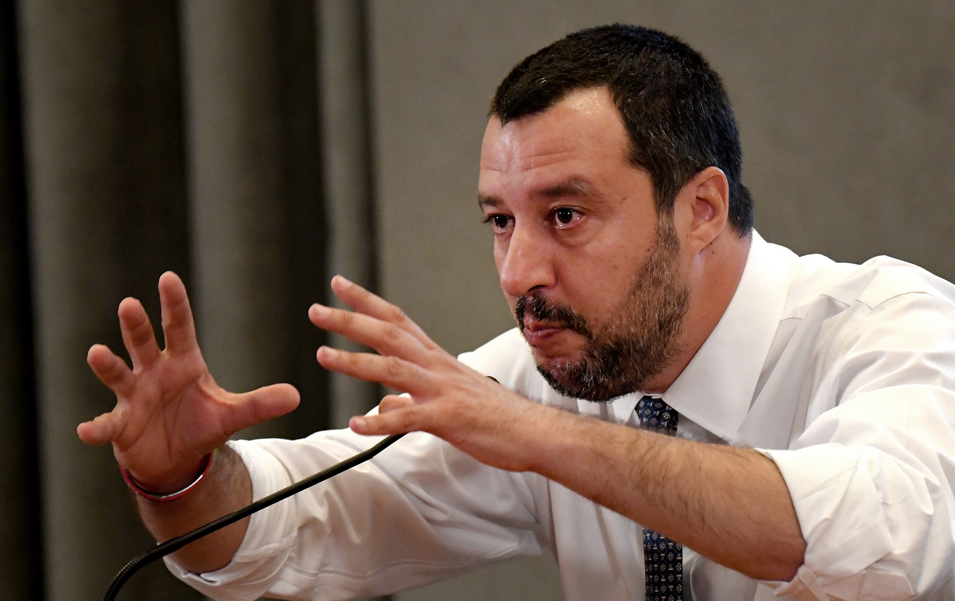 Matteo Salvini perel, mert az alvilág miniszterének nevezték