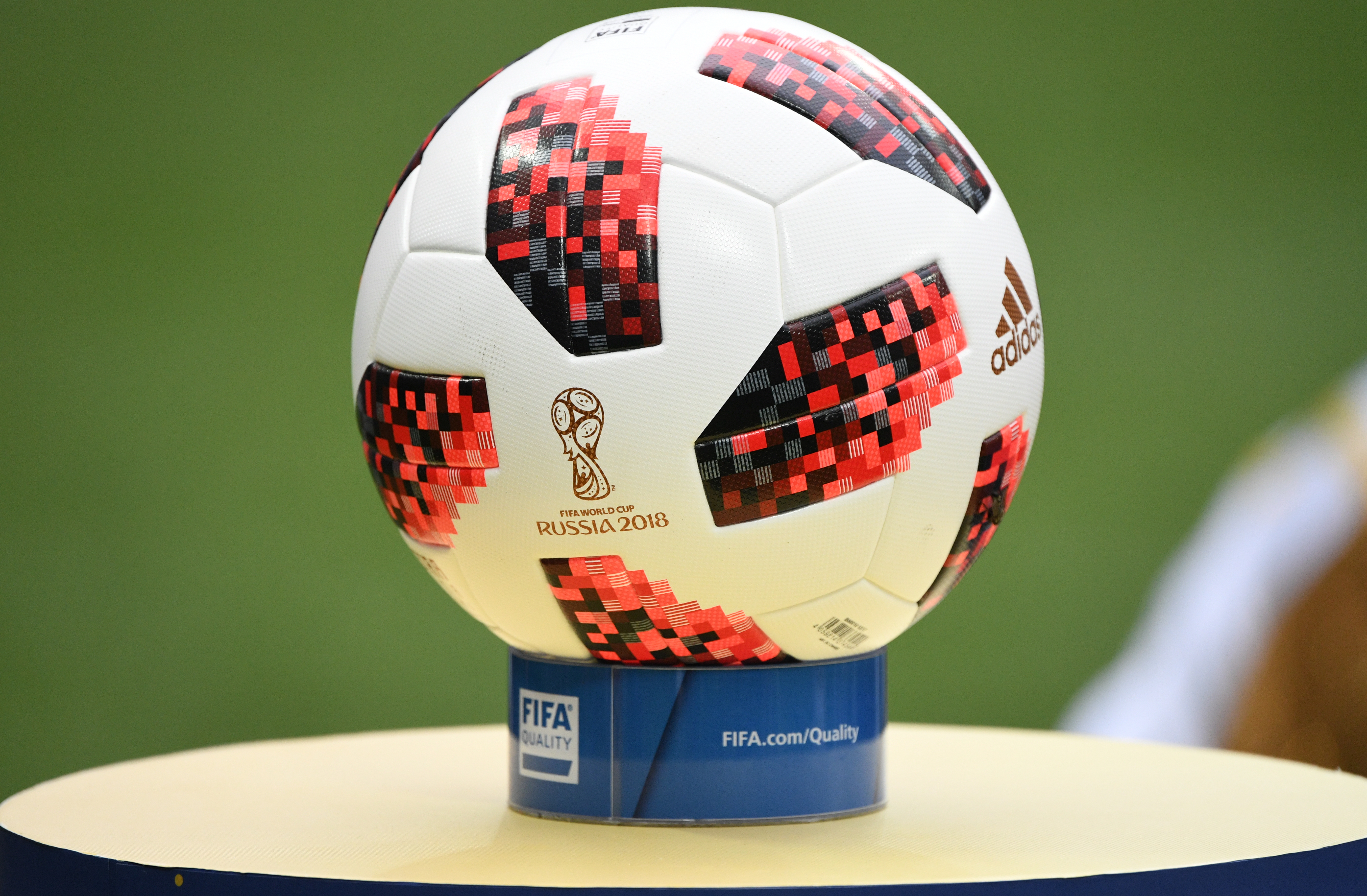 Ész Ventura: A 2018-as focivébé hivatalos labdája és a térgeometria
