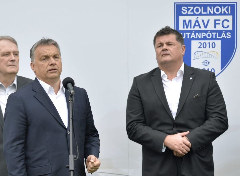 Orbán Viktor miniszterelnök Nyerges Zsolt, a Szolnoki MÁV FC tulajdonosa előtt állva beszédet mond az újjáépített Tiszaligeti Stadion megnyitóján Szolnokon 2016. április 9-én.