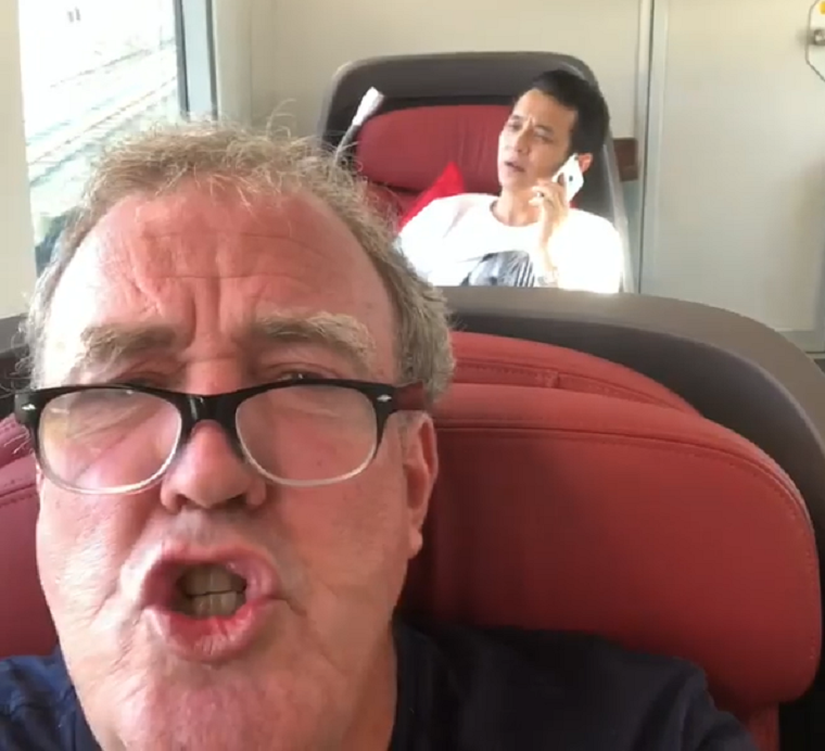 Jeremy Clarkson istentelenül kiakadt egy hangosan pofázó kínain