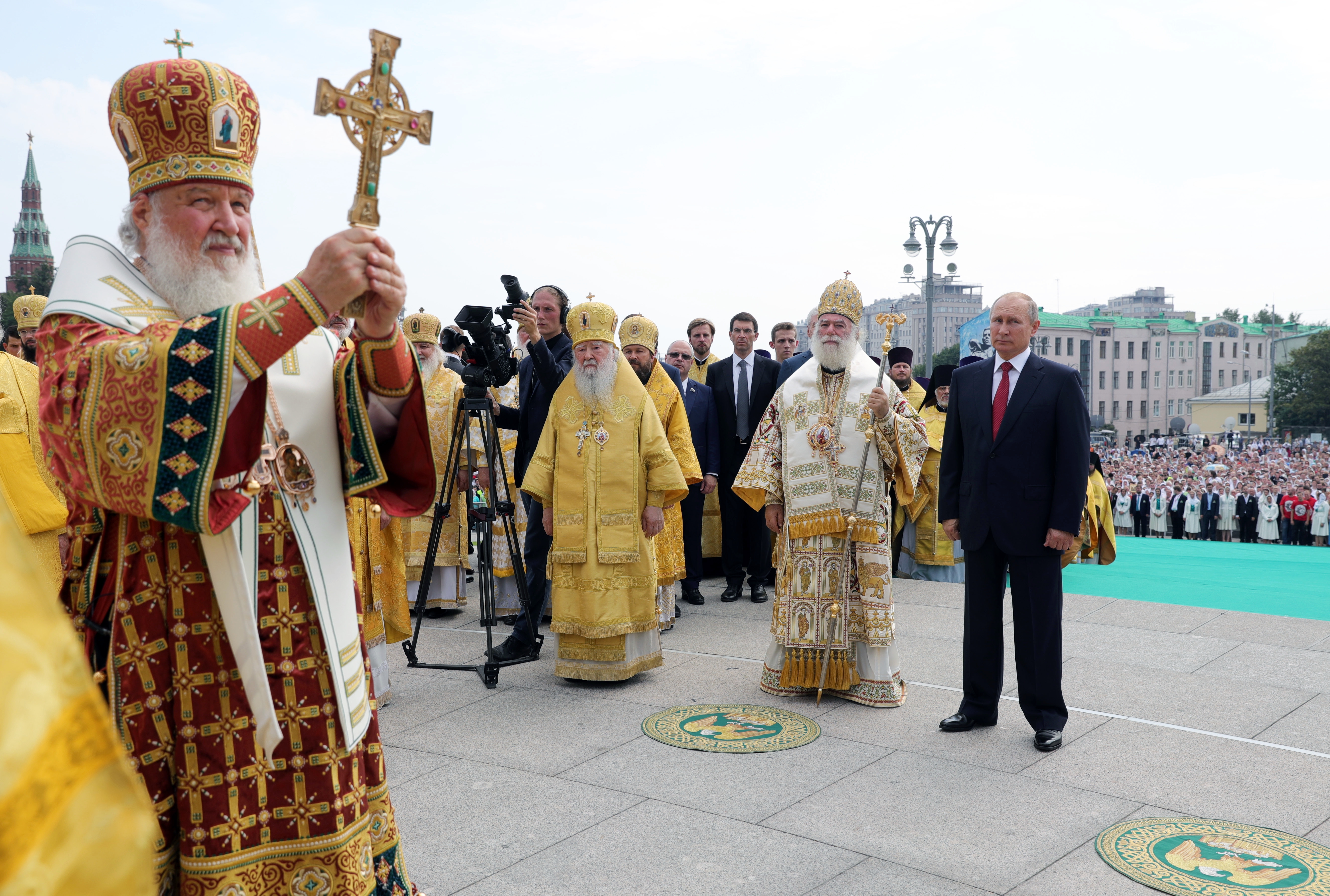 Vlagyimir Putyin orosz elnök és Kirill pátriárka ünnepli Oroszország keresztény hitre való áttérésének 1030. évfordulóját 2018. július 28-án Moszkvában.
