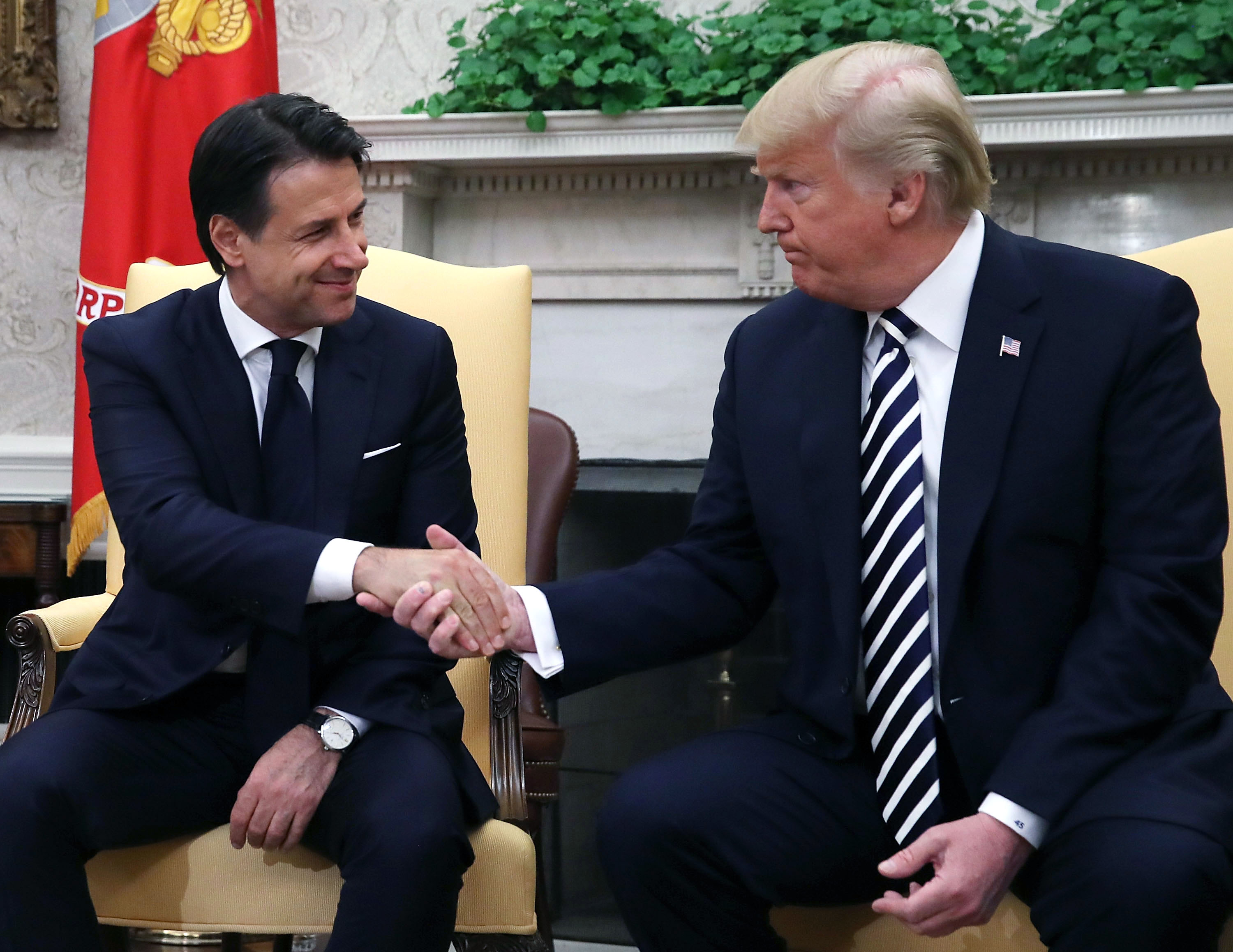Trump nagyon megdicsérte az olasz elnököt bevándorlási politikája miatt
