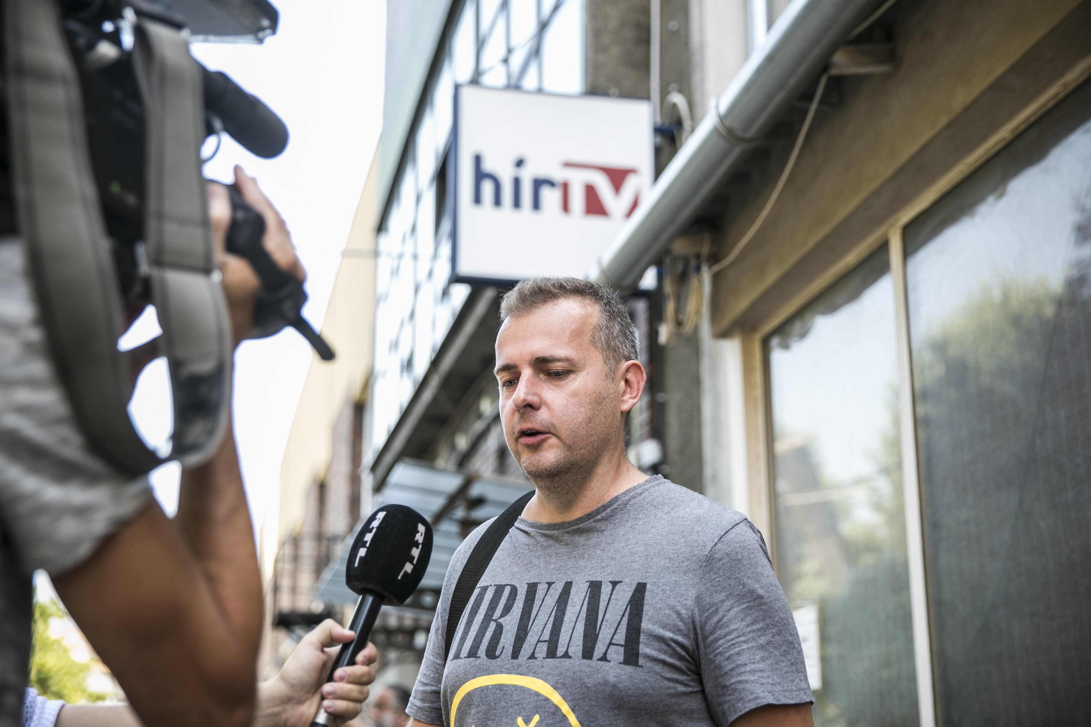 A Hír TV műsorvezetője a kamerák előtt kérdezte meg, hogy lesz-e műsora ma este