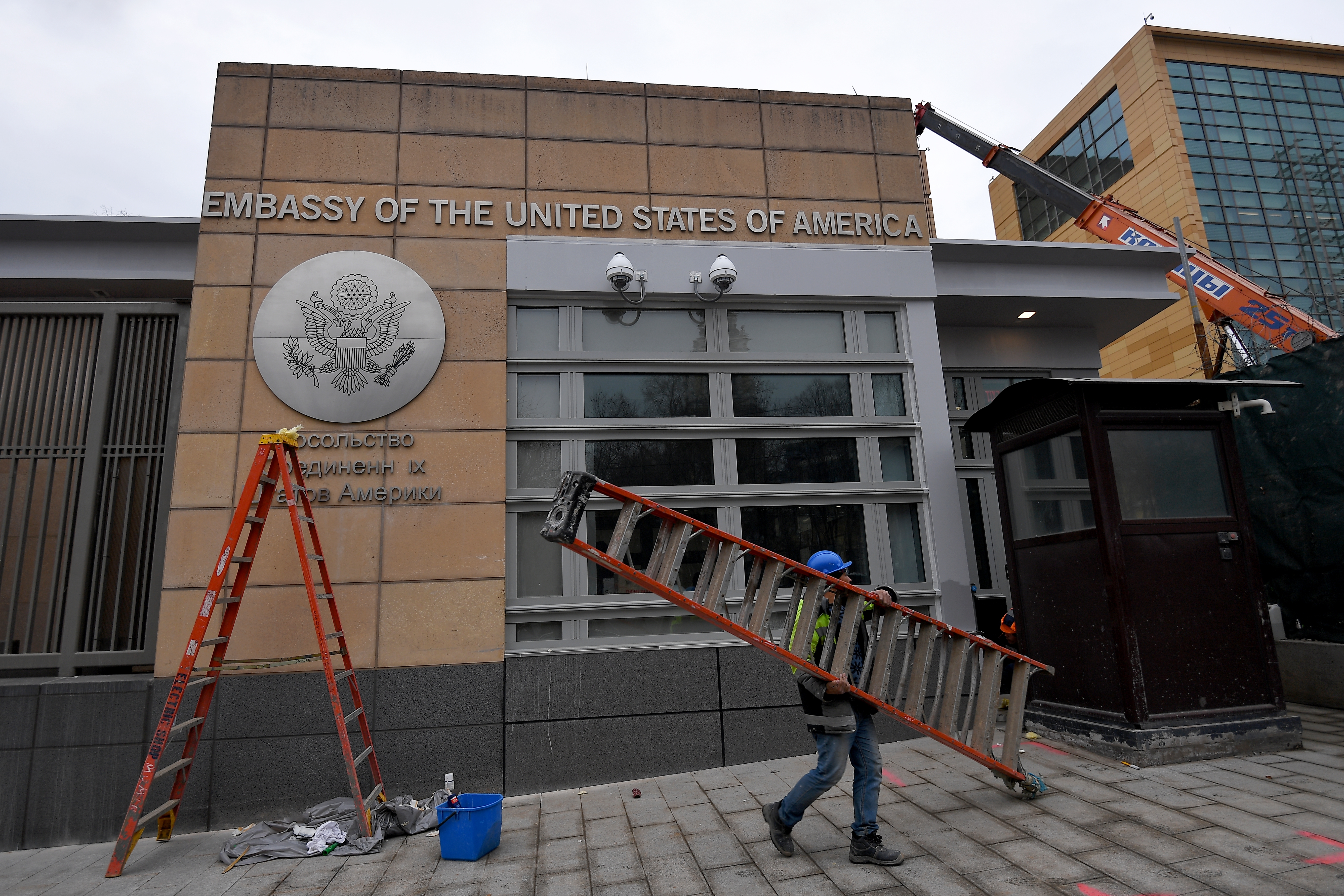 Egy orosz nő éveken át észrevétlenül kémkedett az USA moszkvai nagykövetségén