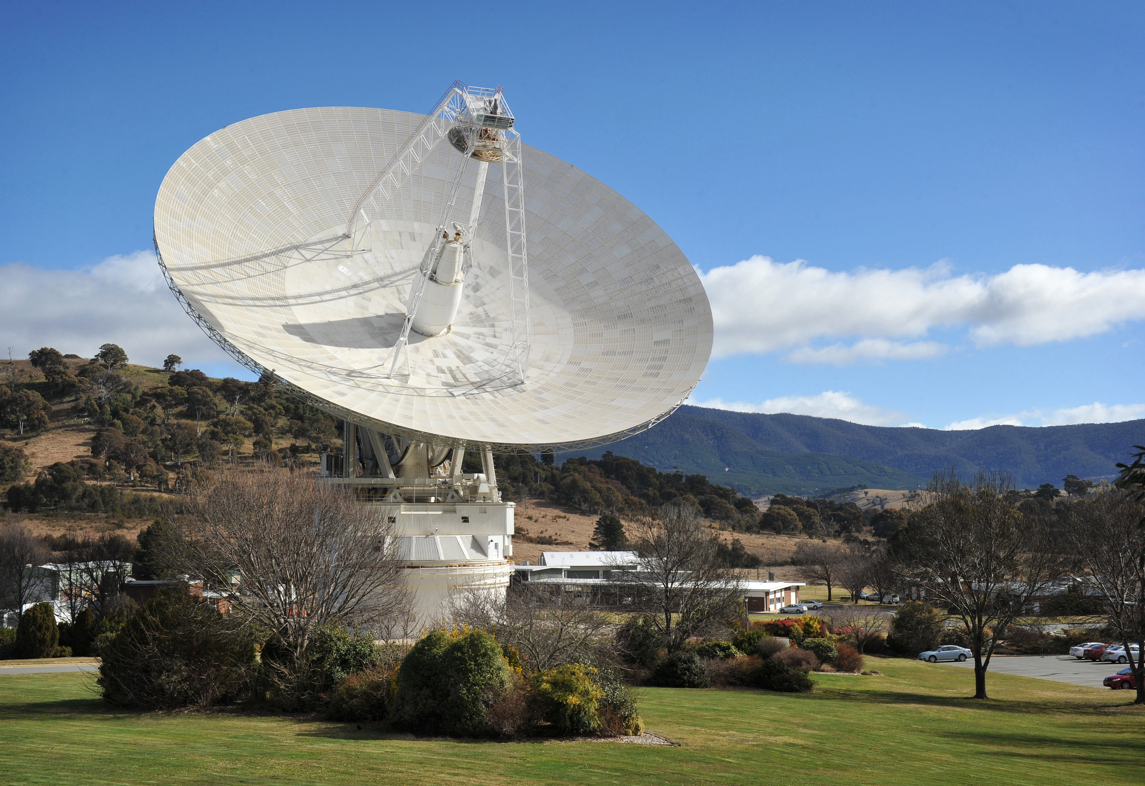 A NASA egyik 70 méter átmérőjű antennája az ausztráliai Canberrában – innen követték a Curiosity útját a Mars felé