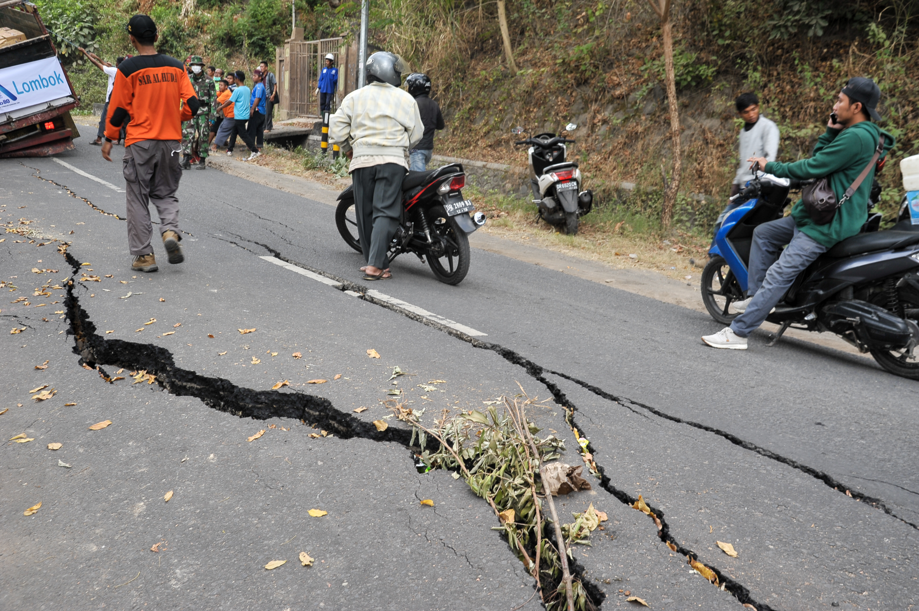Újabb erős földrengés rázta meg az indonéziai Lombok szigetét