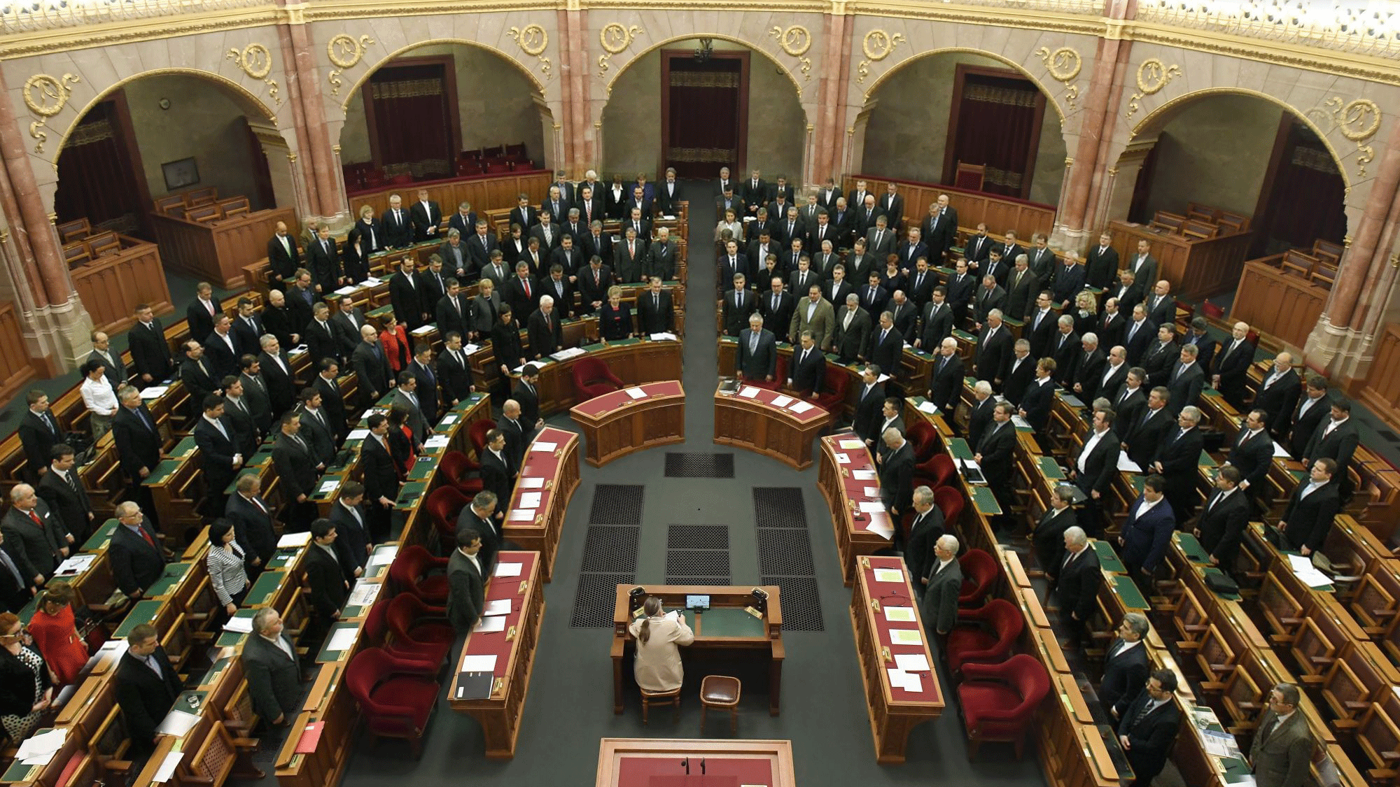 Fél óra alatt véget is ért a parlament rendkívüli ülése, egyetlen fideszes sem vett részt rajta