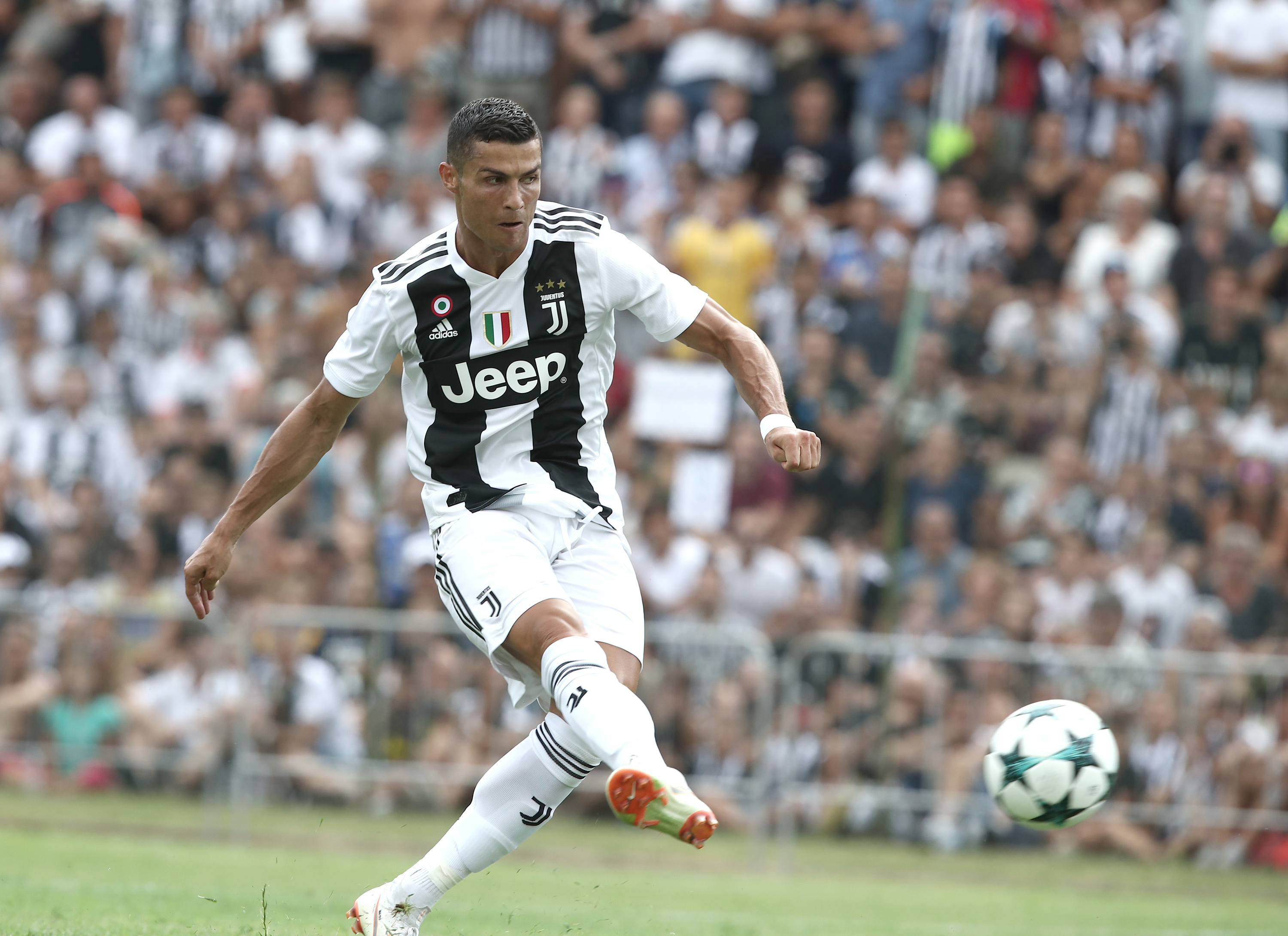 Alig rúgott labdába Ronaldo, máris szorgalmasan termeli a pénzt a Juventusnak