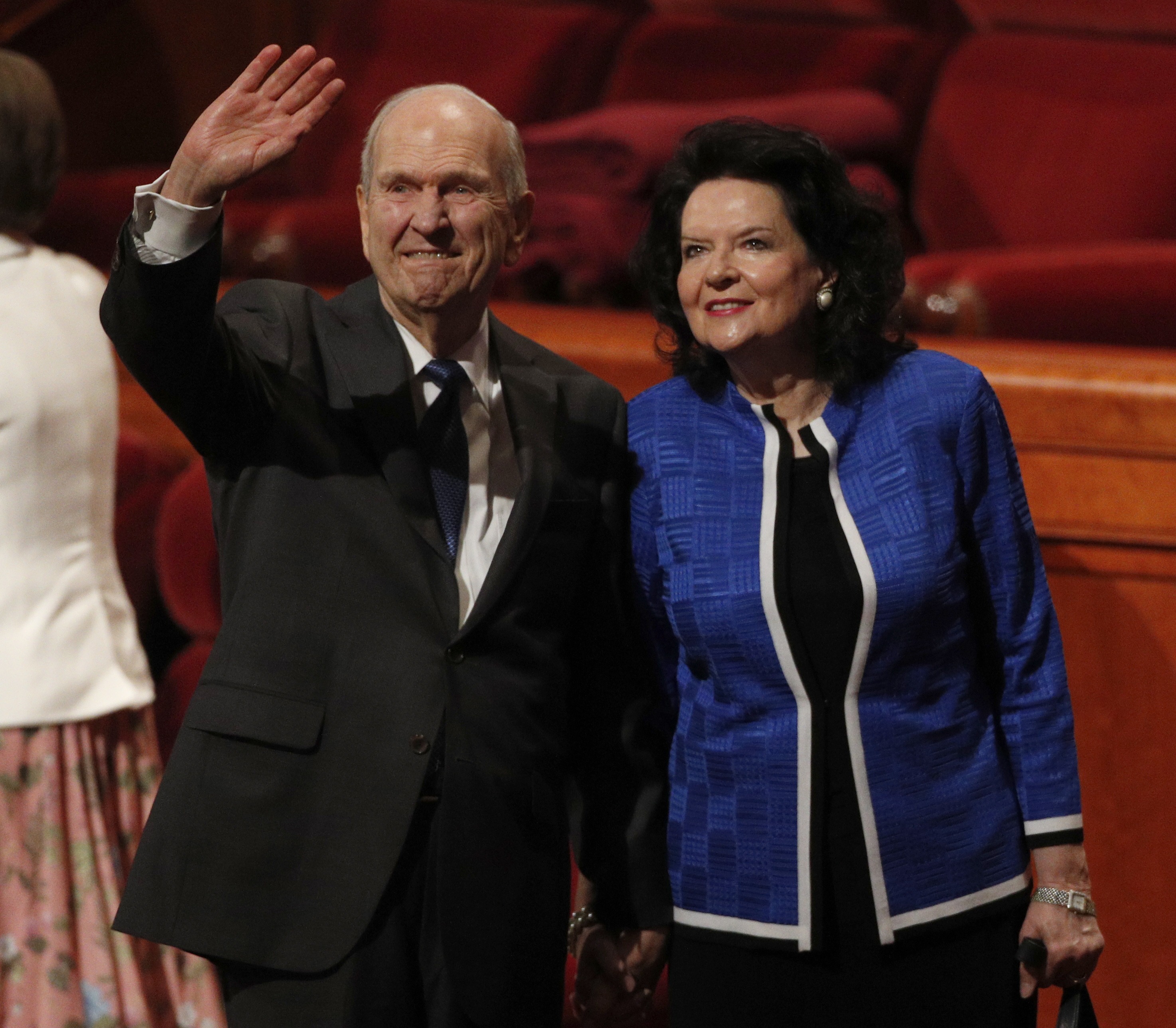 A mormon egyház 93 éves vezetője isteni sugallatra eldöntötte, hogy többet nem lehet mormonoknak hívni őket