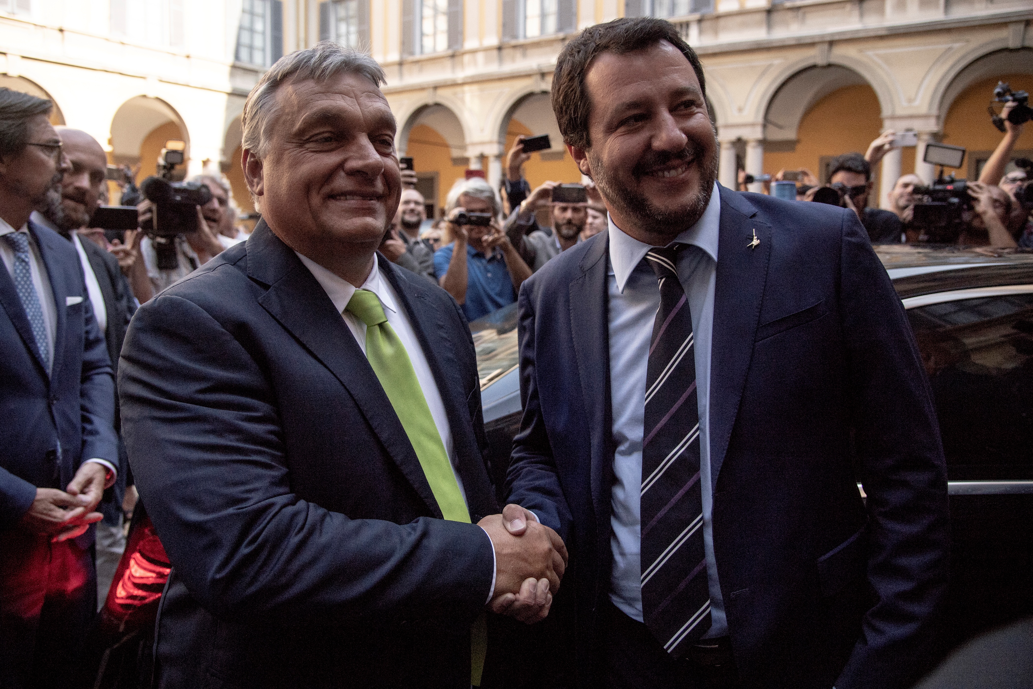 Orbán a hősének nevezte Salvinit