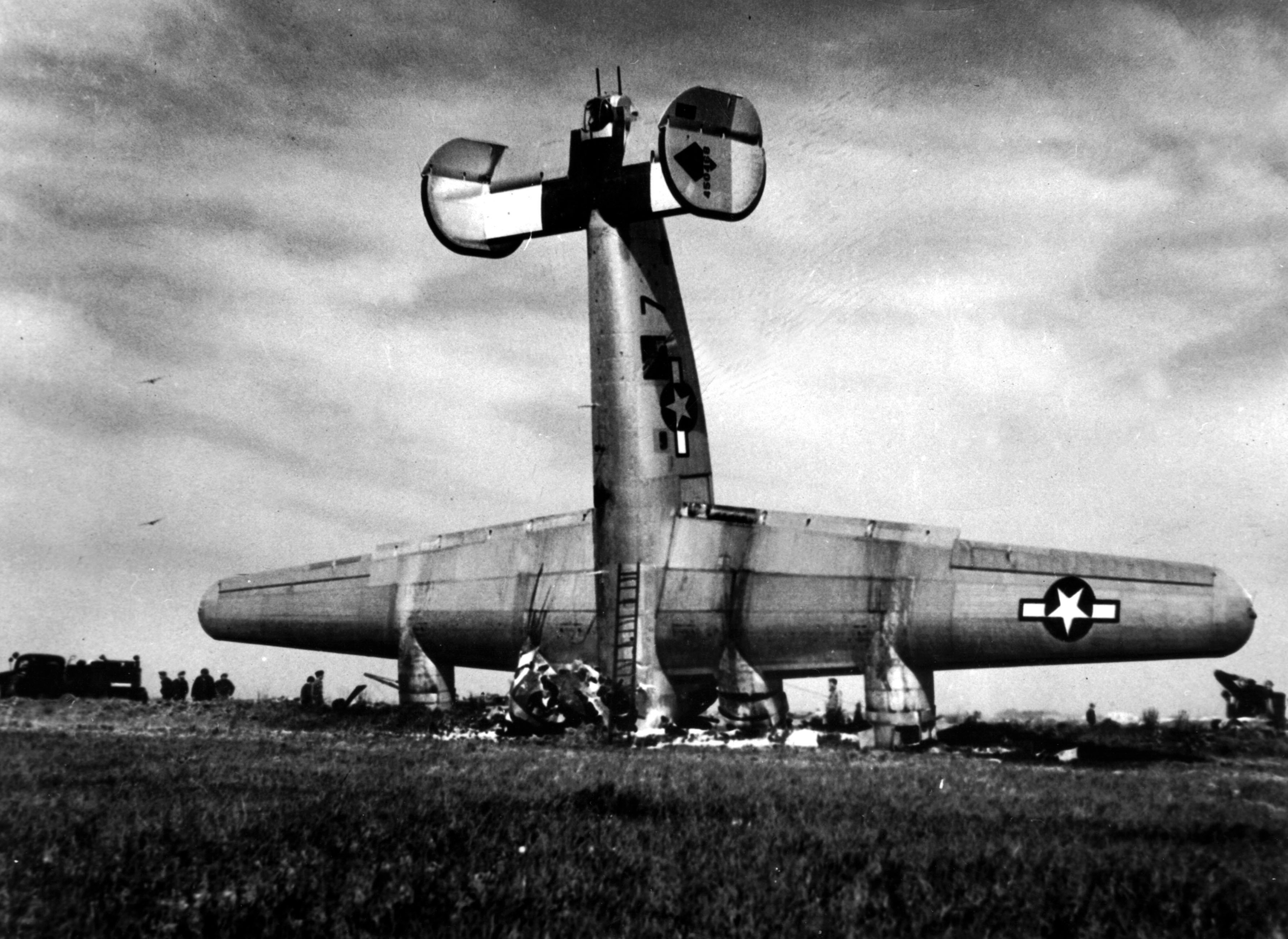 Az amerikai Frank Wodzinski főhadnagy B-24G típusú repülőjének roncsát emelték ki a Dunából