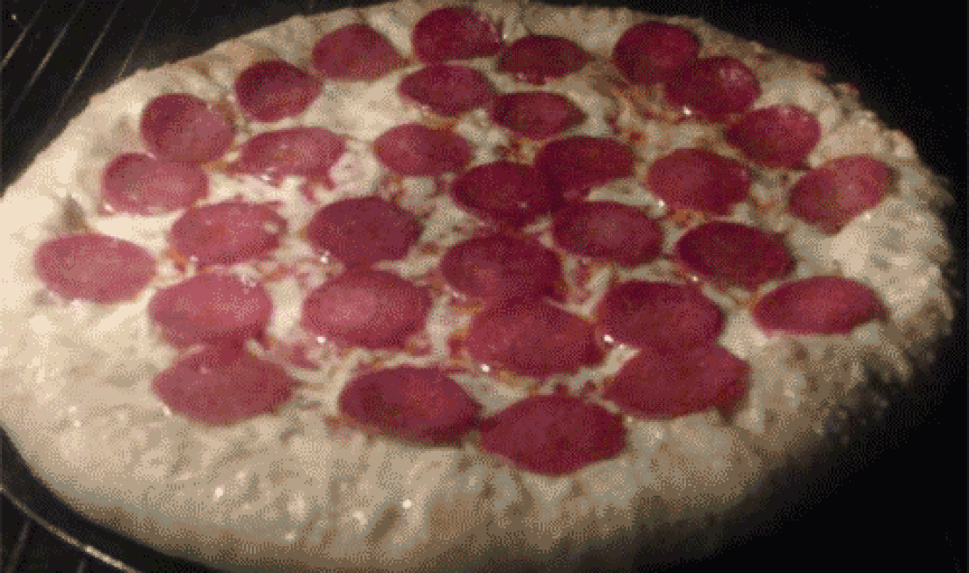 Százan téptek be véletlenül, miután a pizzériában összekeverték a THC-s olajat a sima repcével