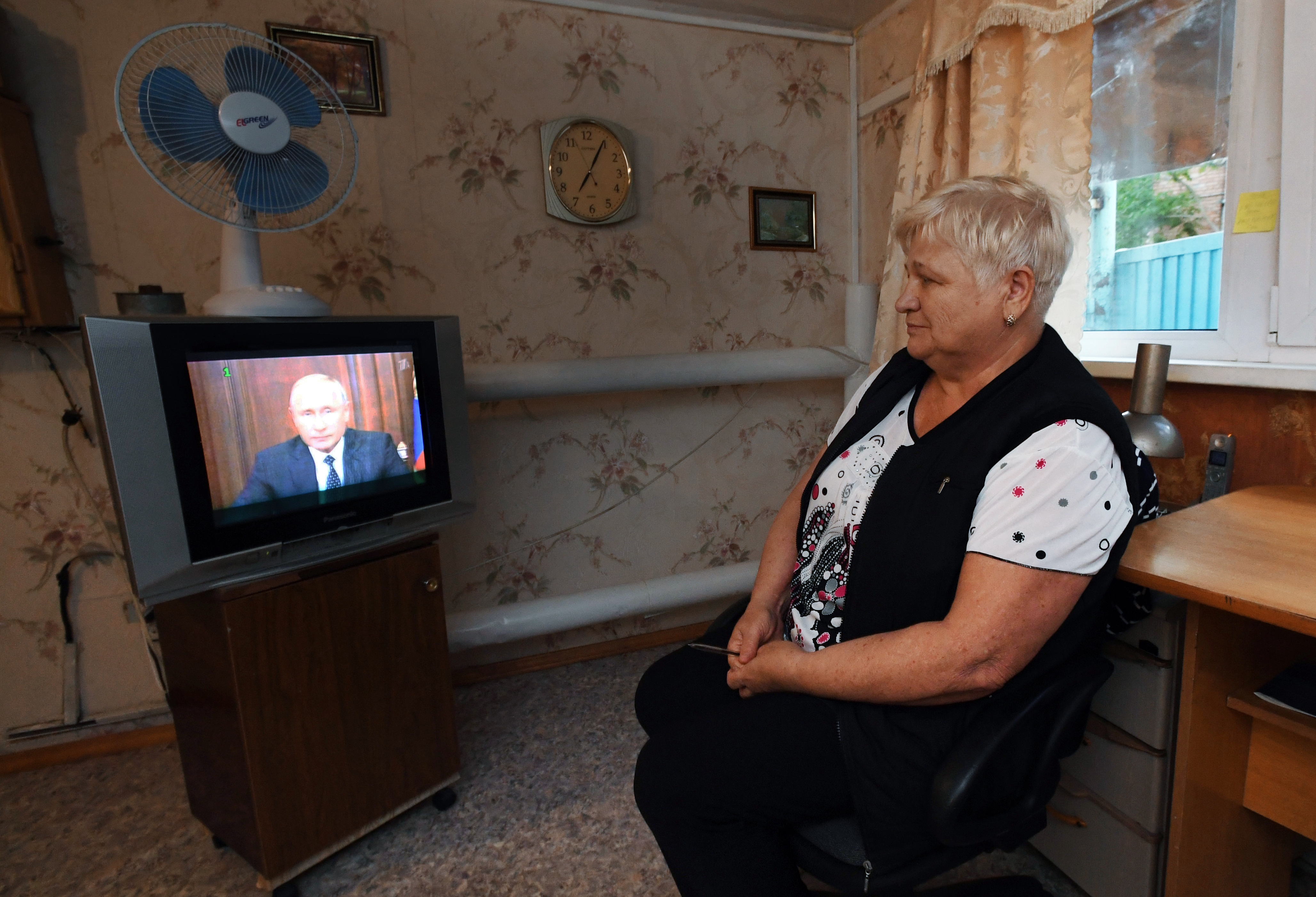 Putyin csak a nőknek engedett a nyugdíjvitában