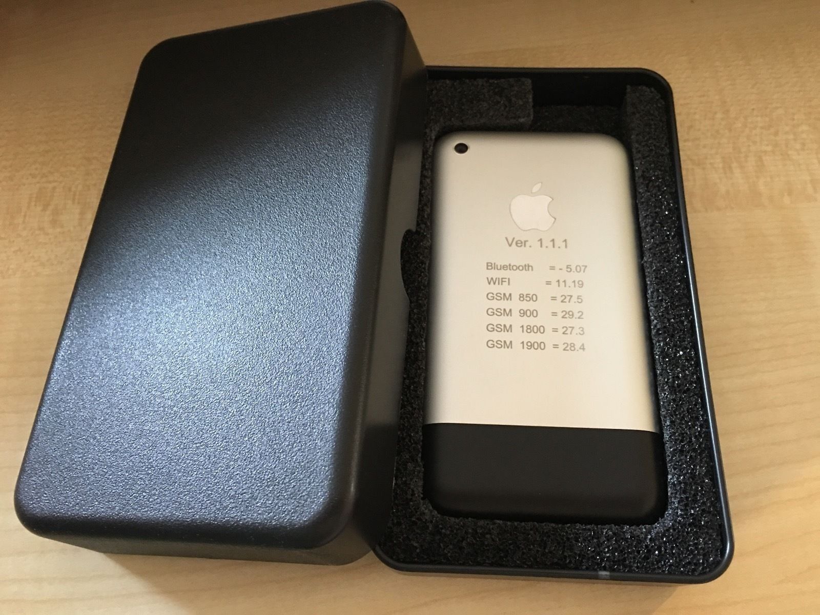 Az eBay-en árulják az iPhone-ok ősanyját, már 10 millió forintnál jár a licit