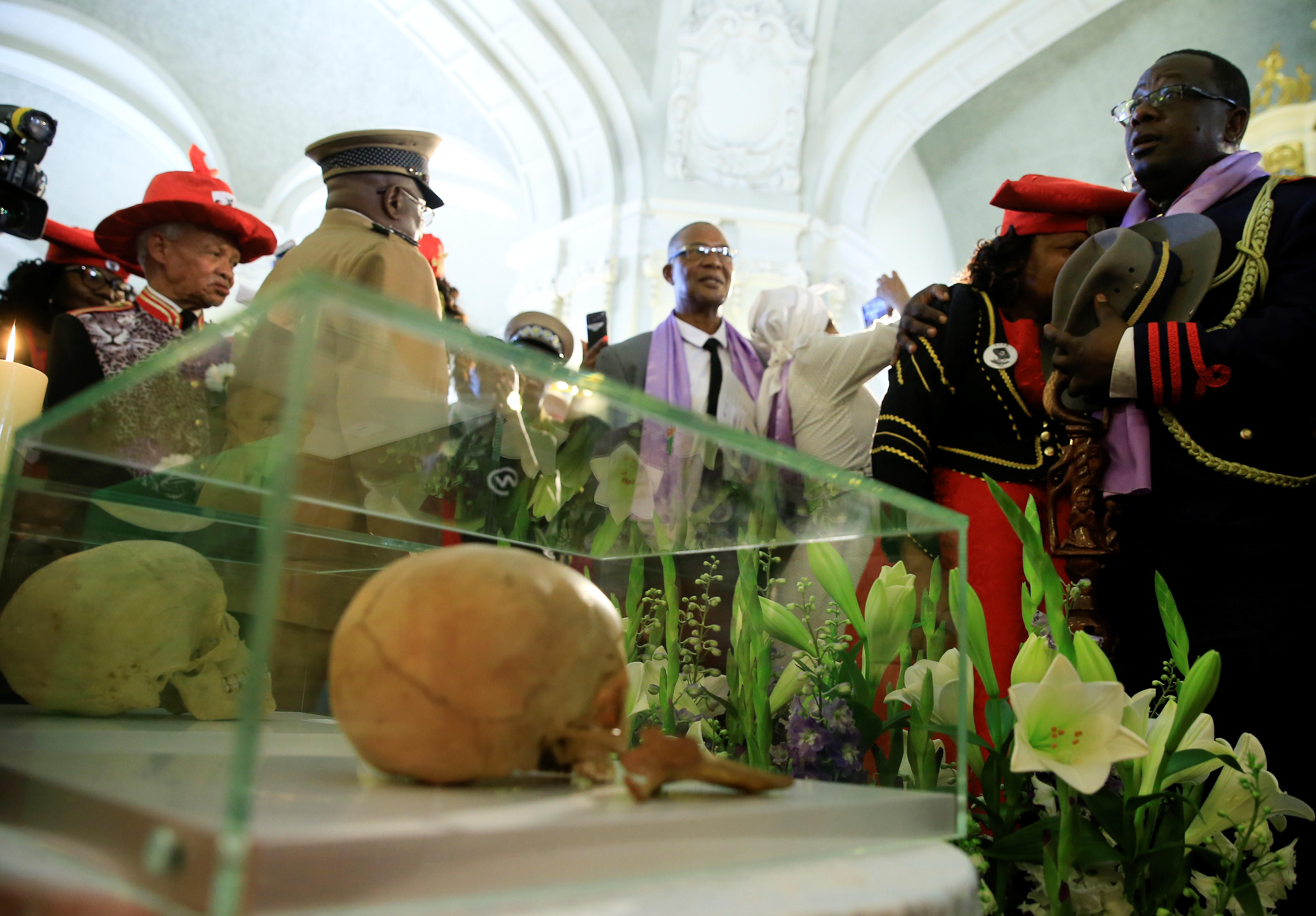 Németország visszaadta a 100 évvel ezelőtti namíbiai népirtás áldozatainak koponyáit