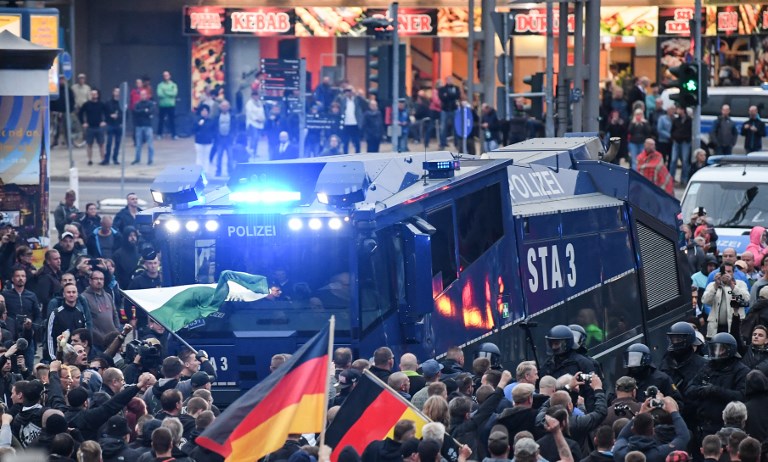 Egy zsidó étteremre rontottak maszkos támadók Chemnitzben, miközben a városban szélsőjobboldali tüntetések zajlottak