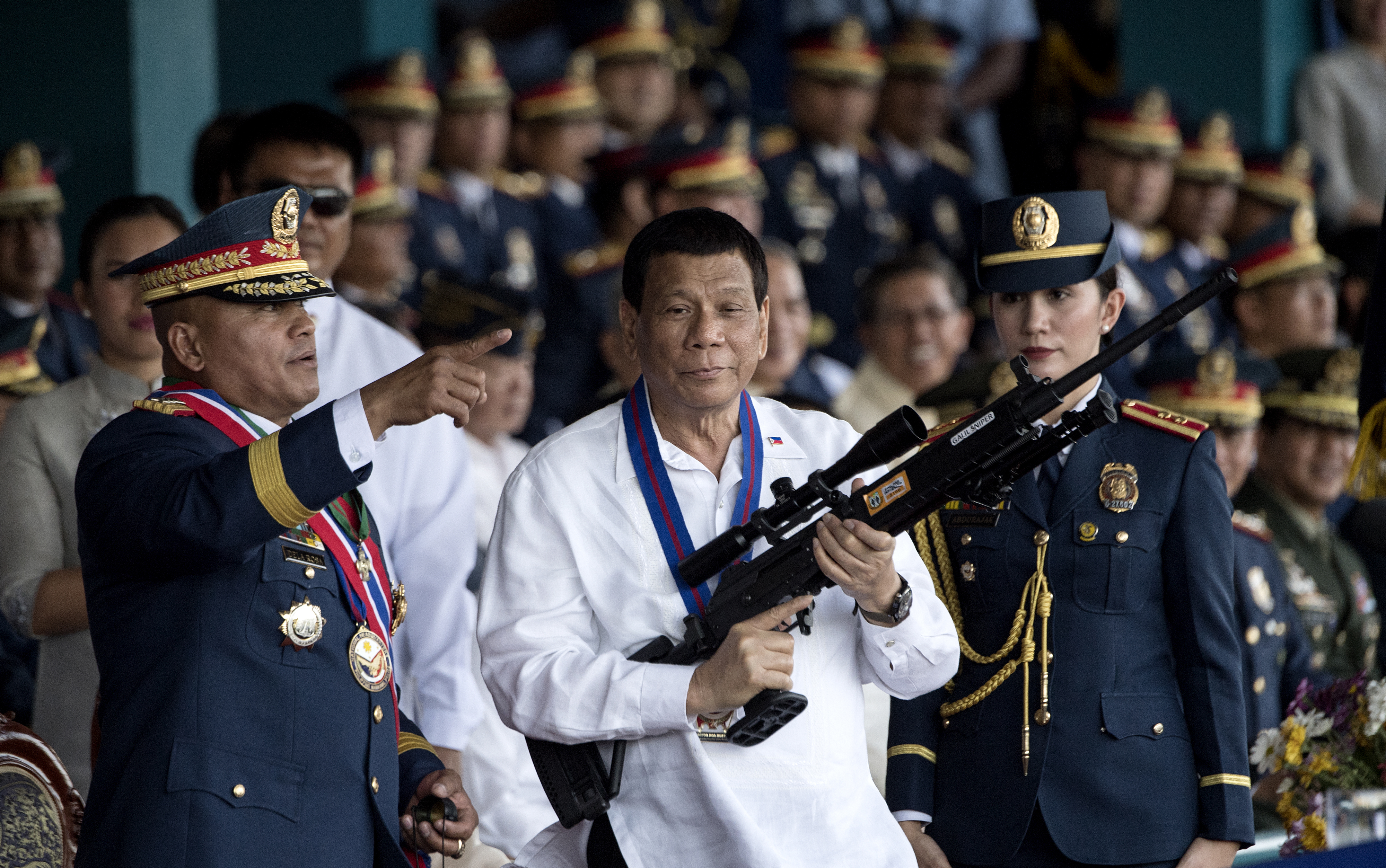 Duterte holnap Izraelbe látogat, hogy fegyvereket vegyen