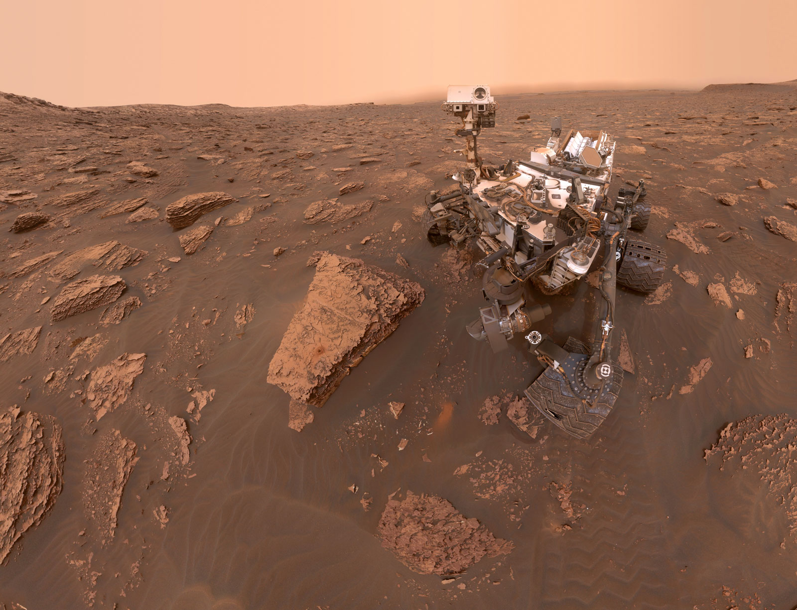 A Curiosity legutóbbi önarcképe, amelyet a globális marsi porvihar alatt készített 2018. júniusában. Forrás: NASA/JPL